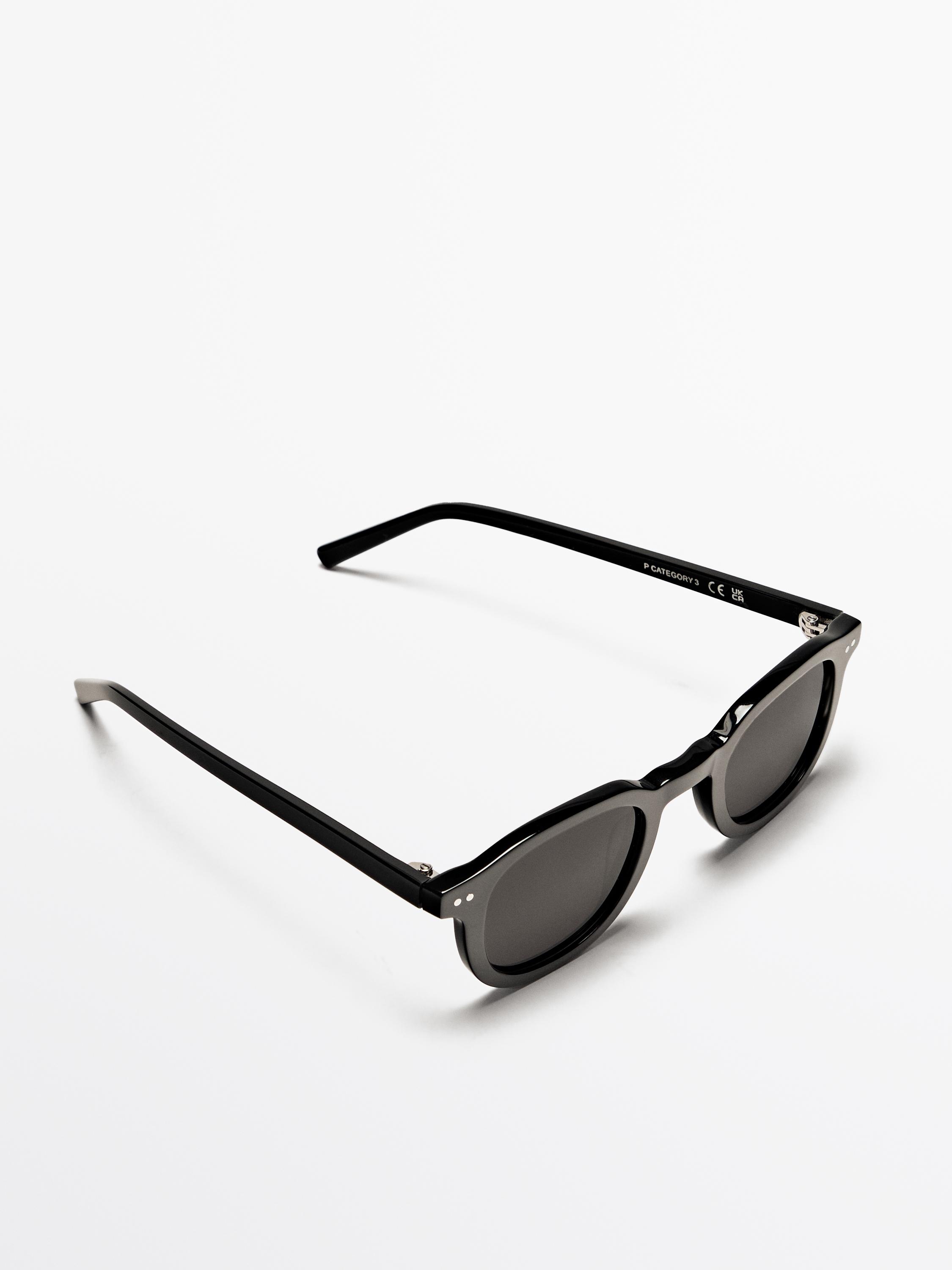 Round sunglasses