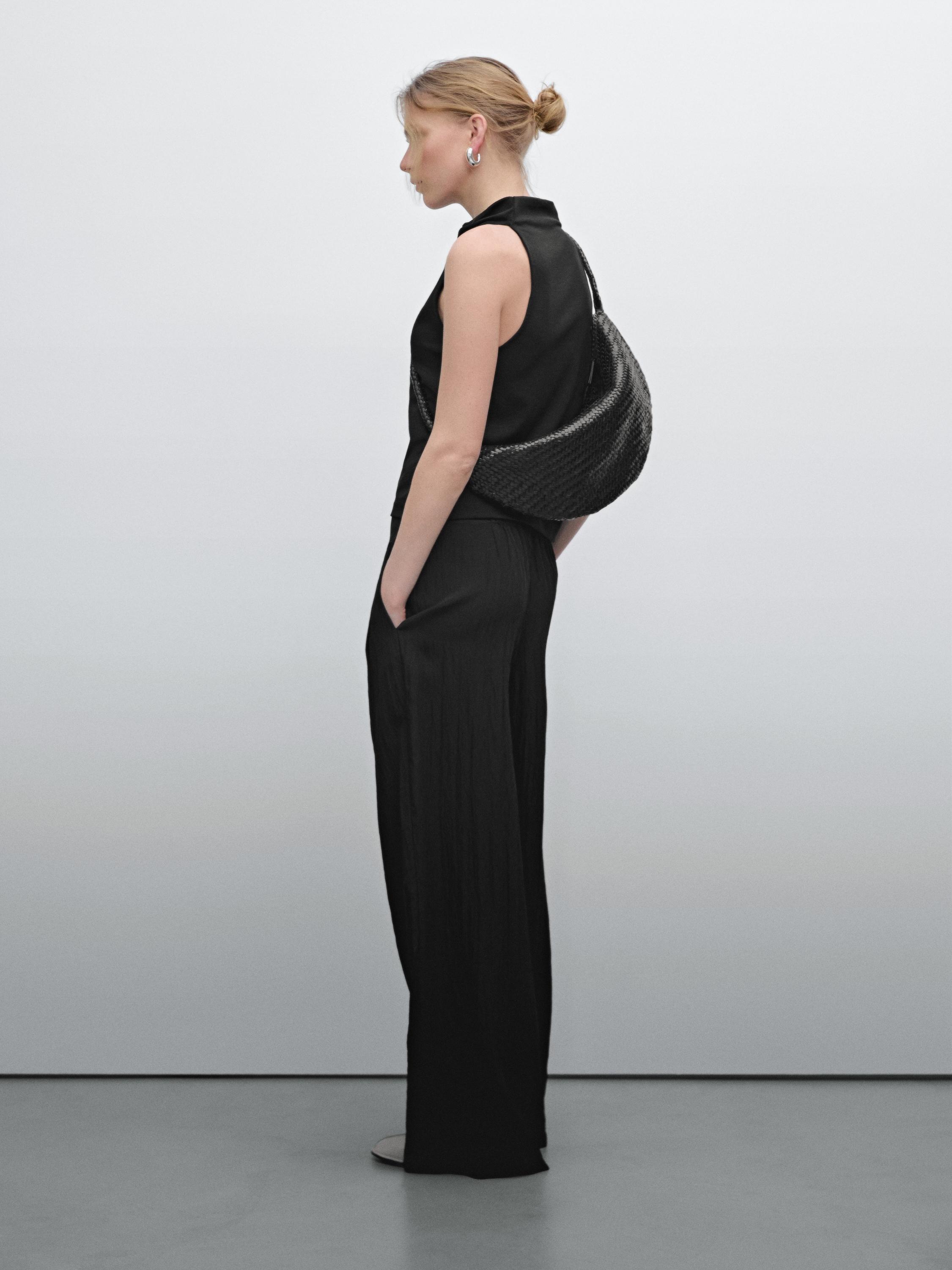 Technical trousers with darts