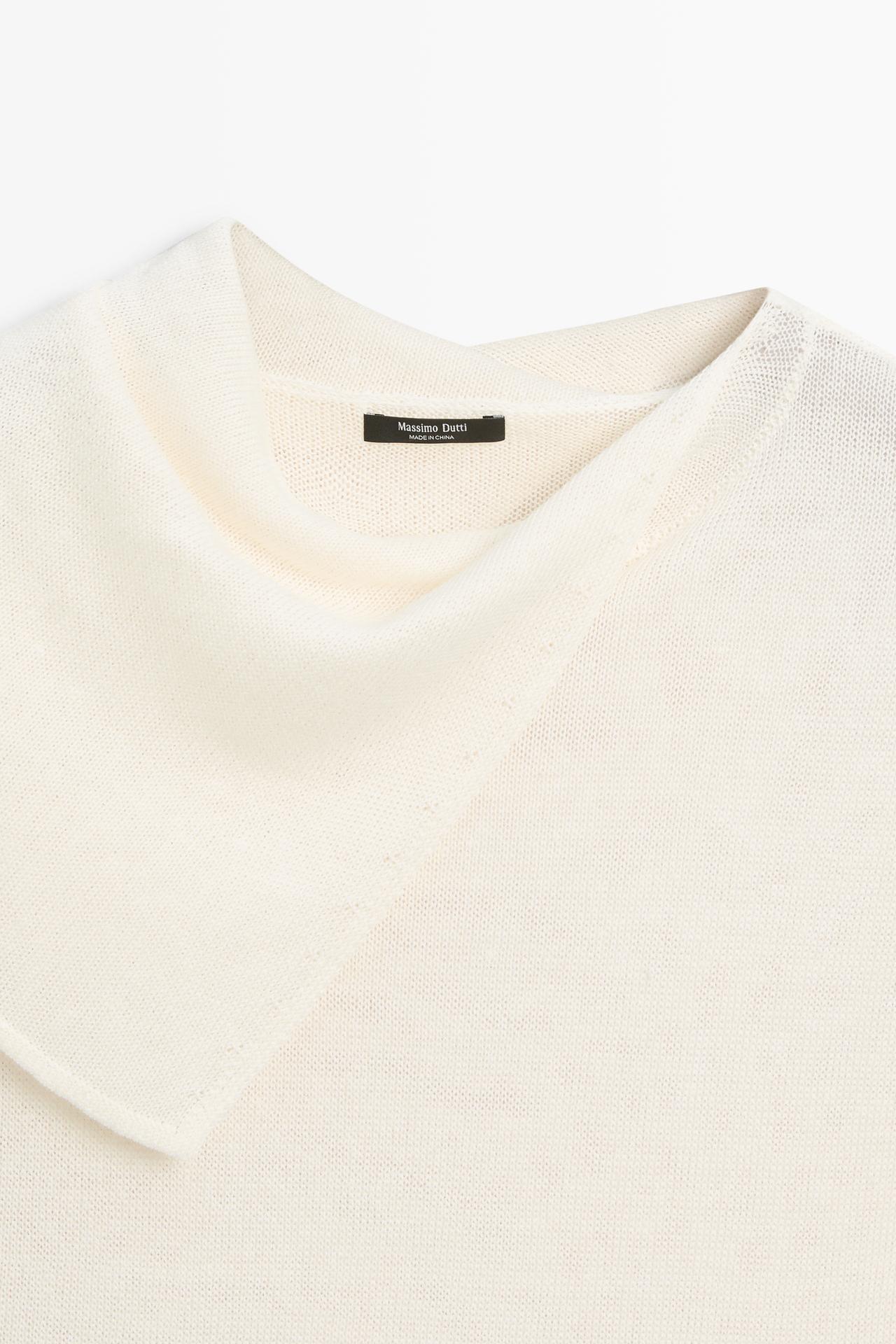 Flowing top with asymmetric neckline — Off white