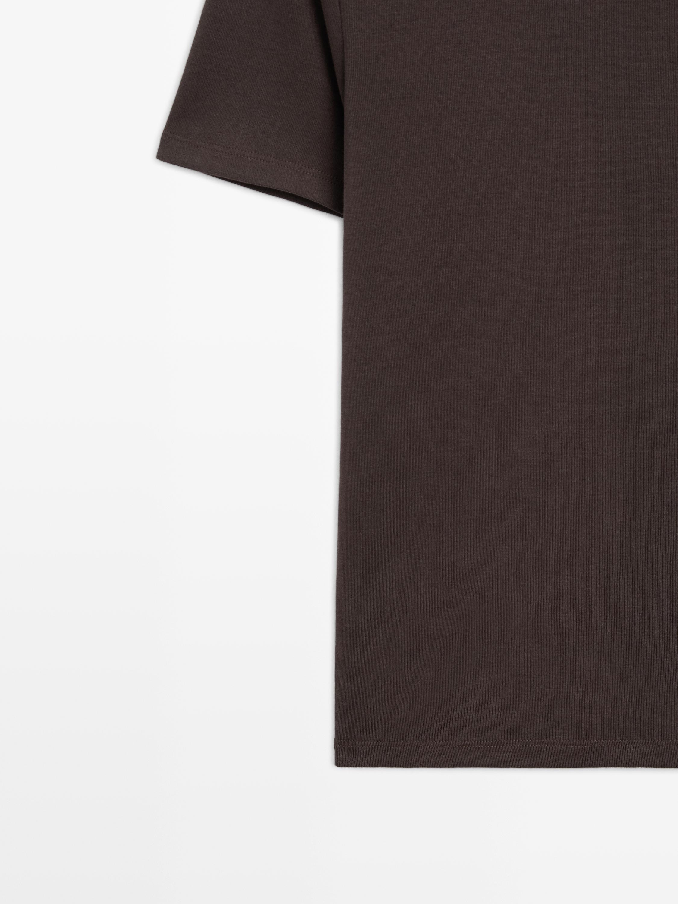 T-shirt de decote em bico 100% algodão