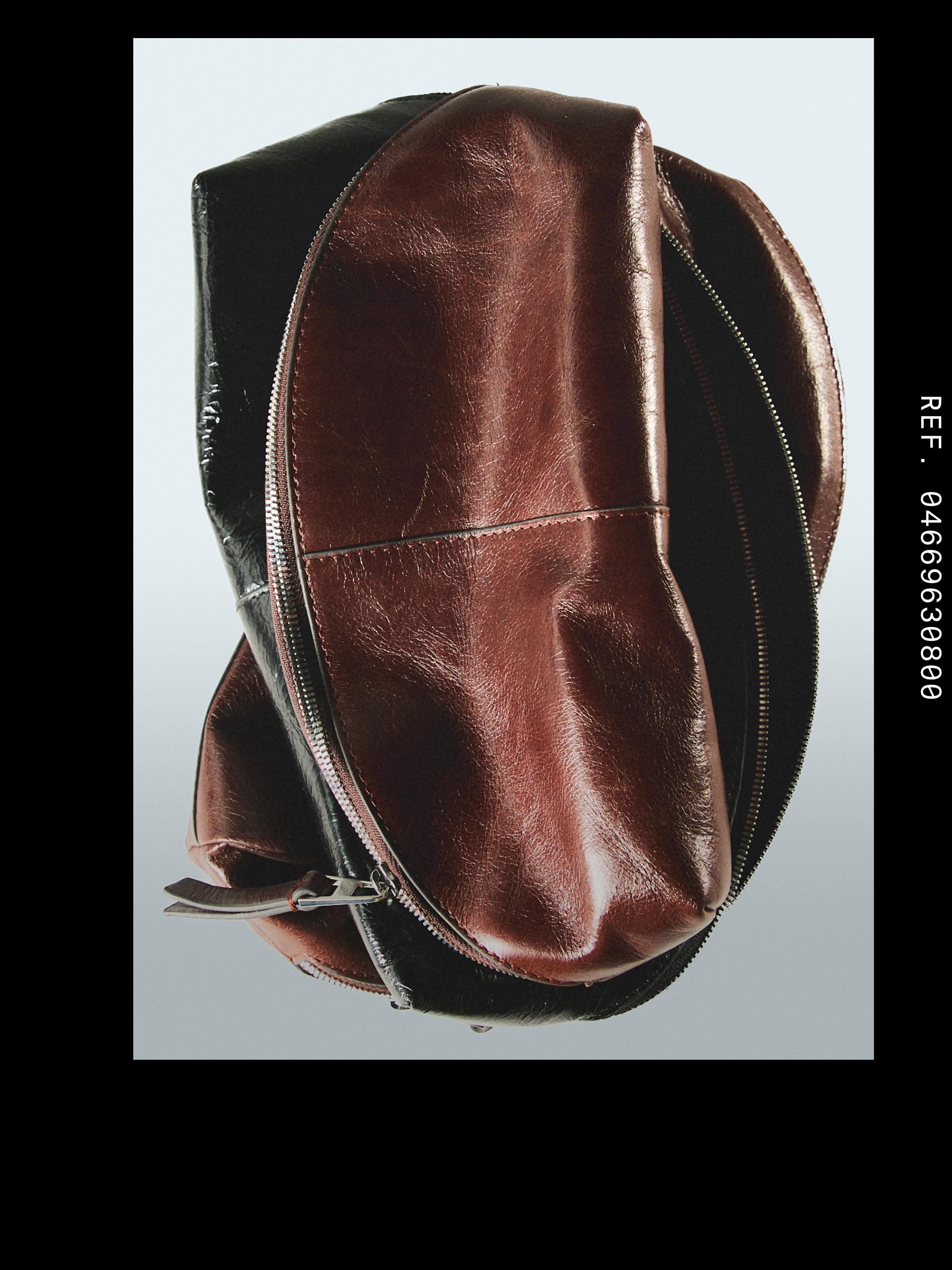 Nappa leather toiletry bag — BLACK