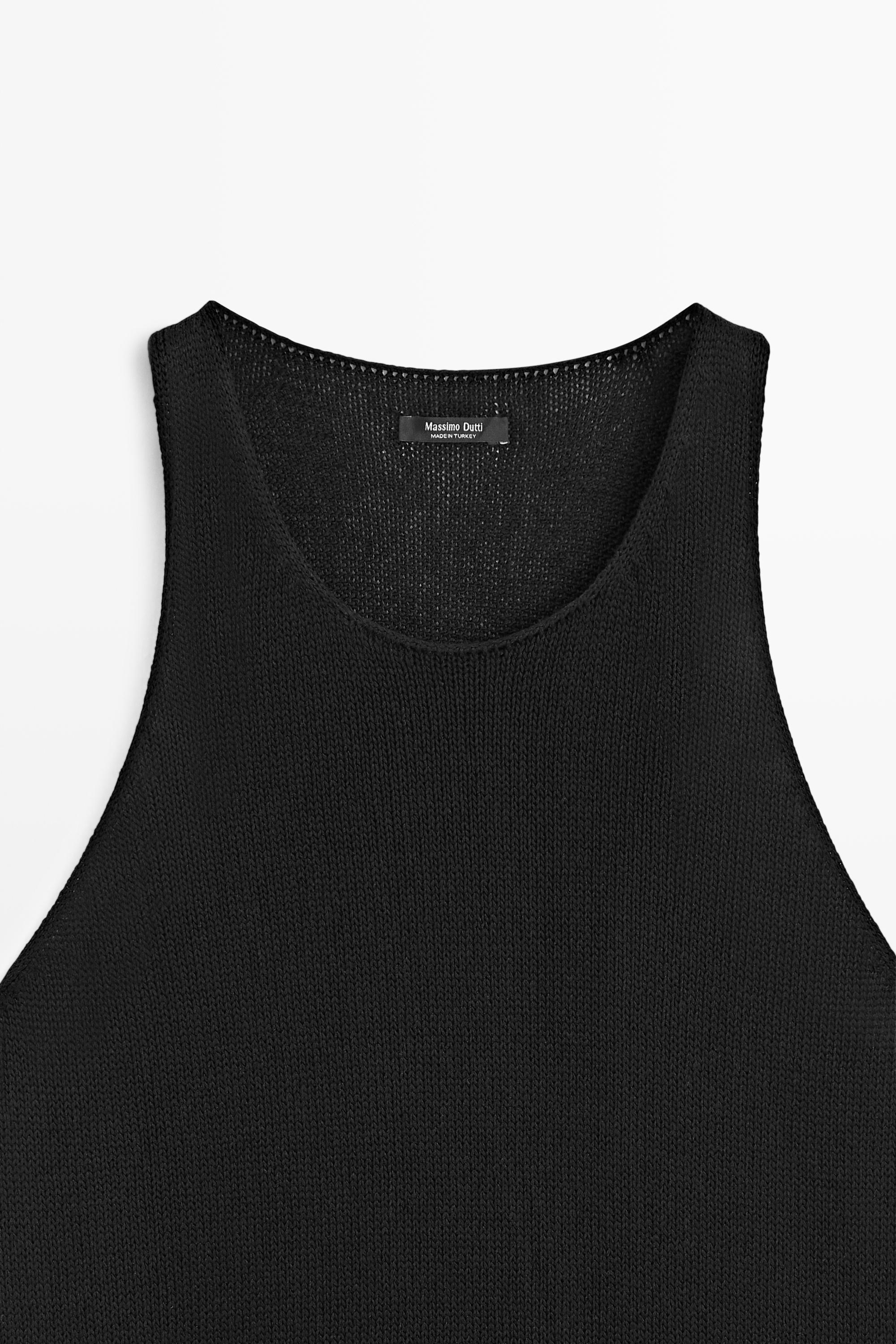 Sleeveless knit halter top — BLACK