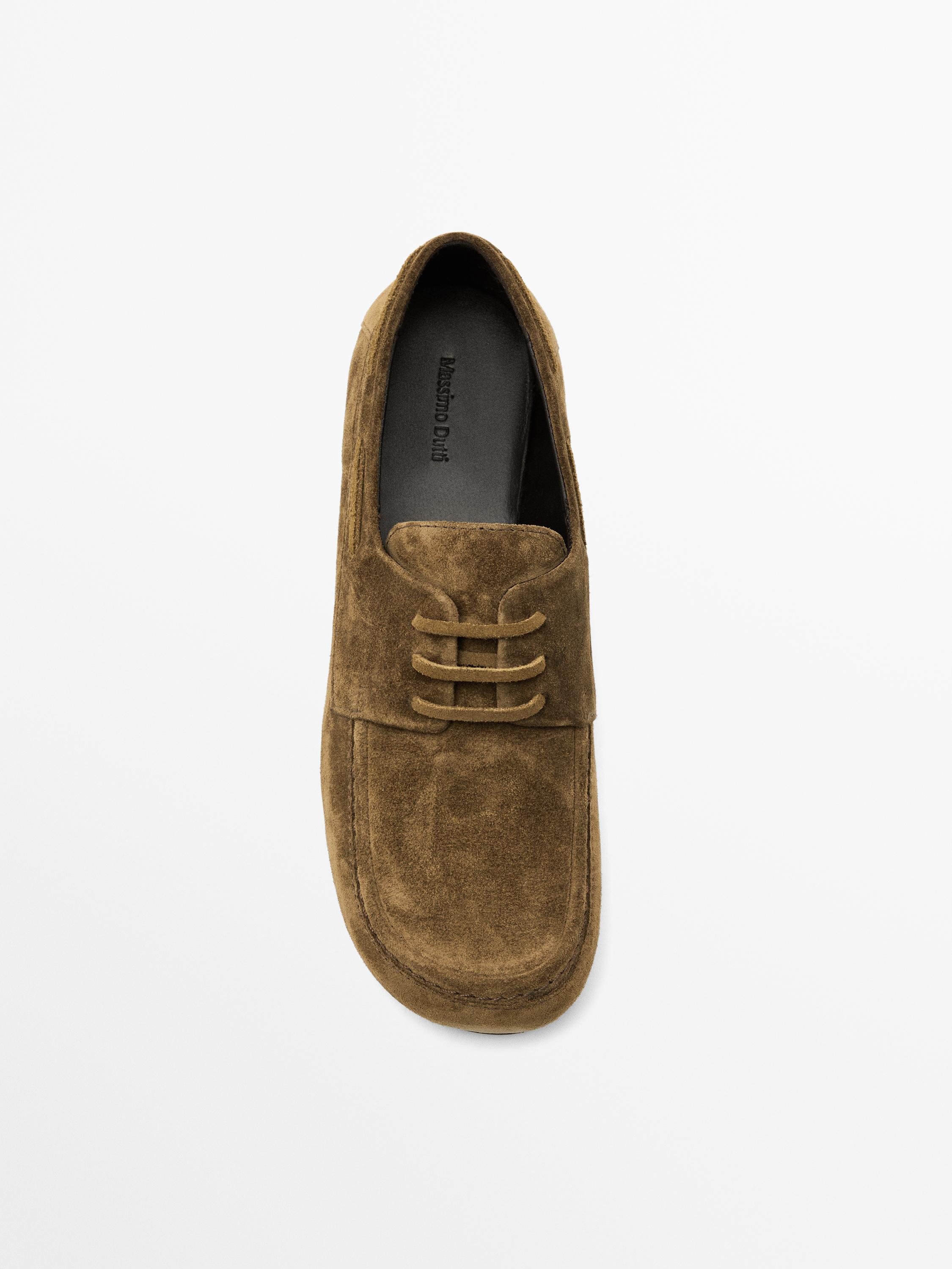 Leather deck shoes