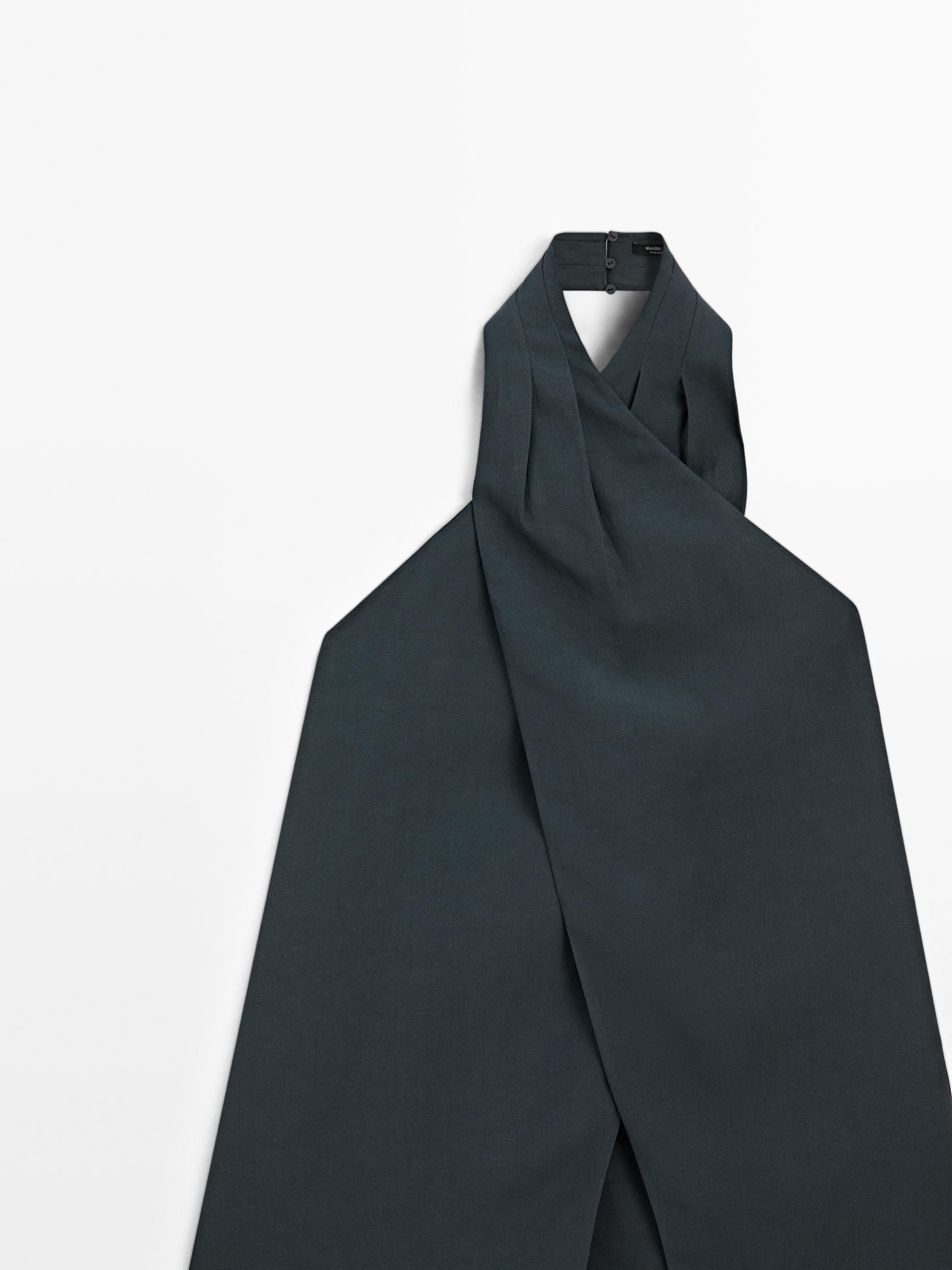 Halter neck back neckline top