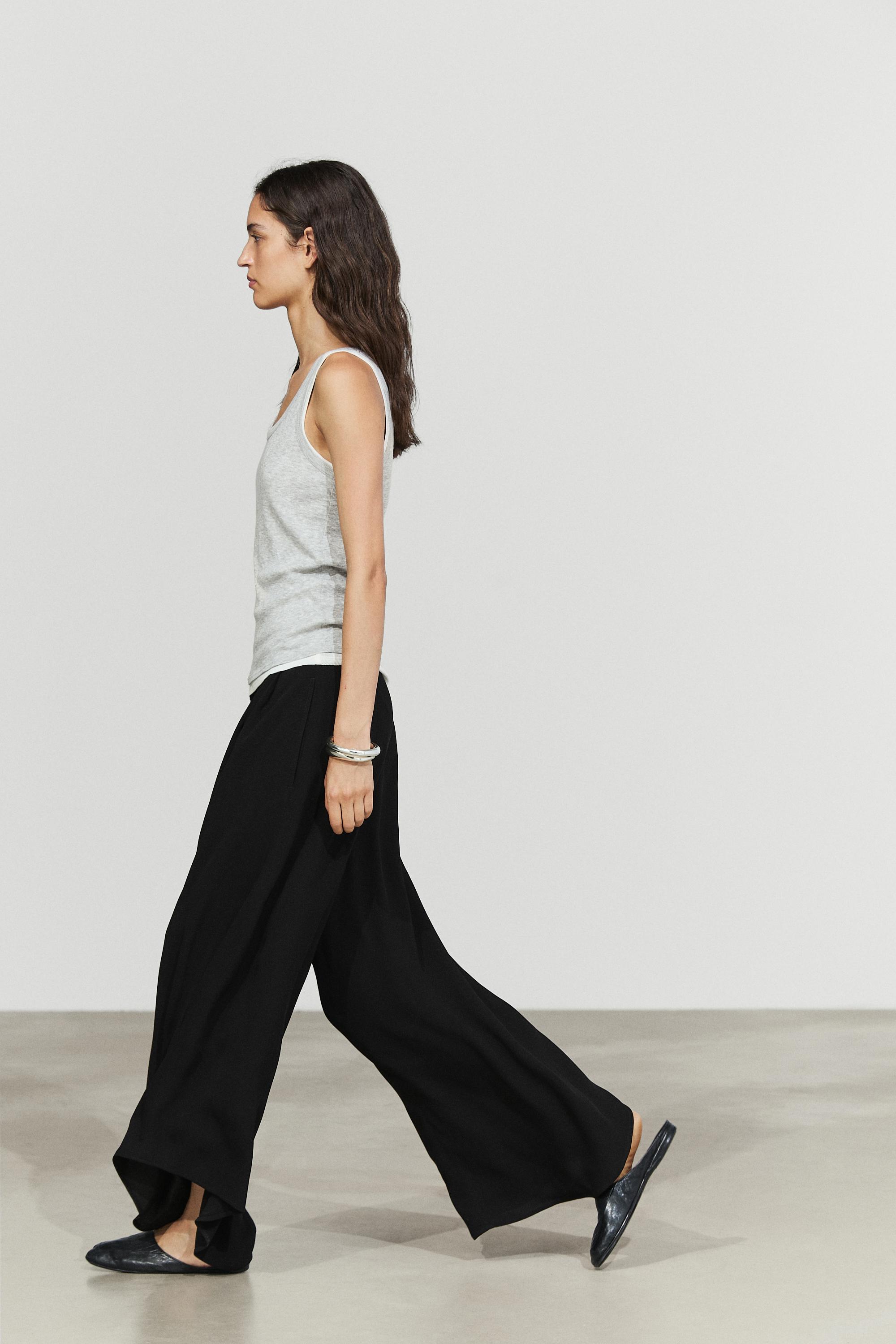 Voluminous wide-leg pleated pants — BLACK