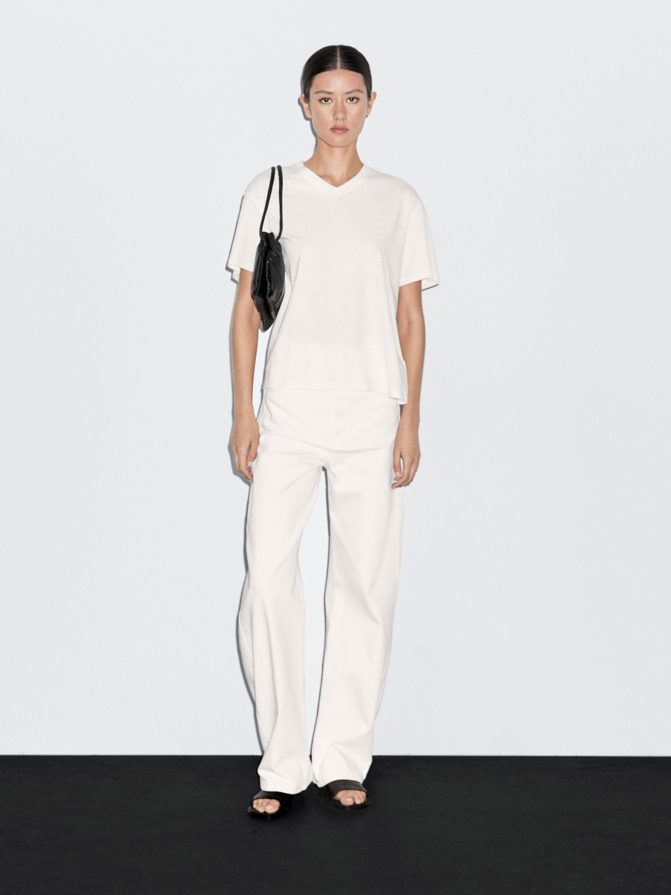Flowing V-neck T-shirt — WHITE