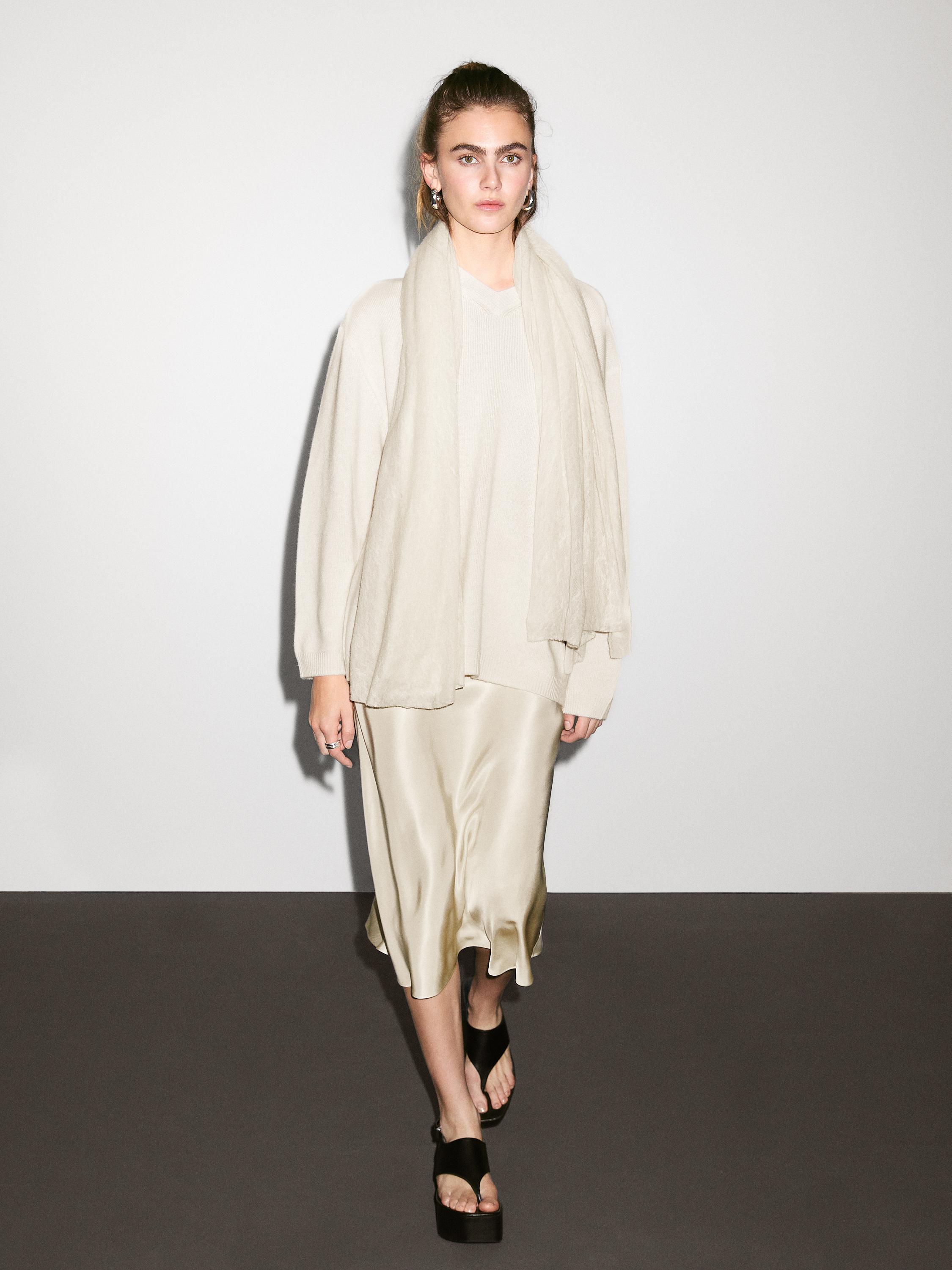 100% Cashmere Scarf - Cream - 01 - Massimo Dutti - Female