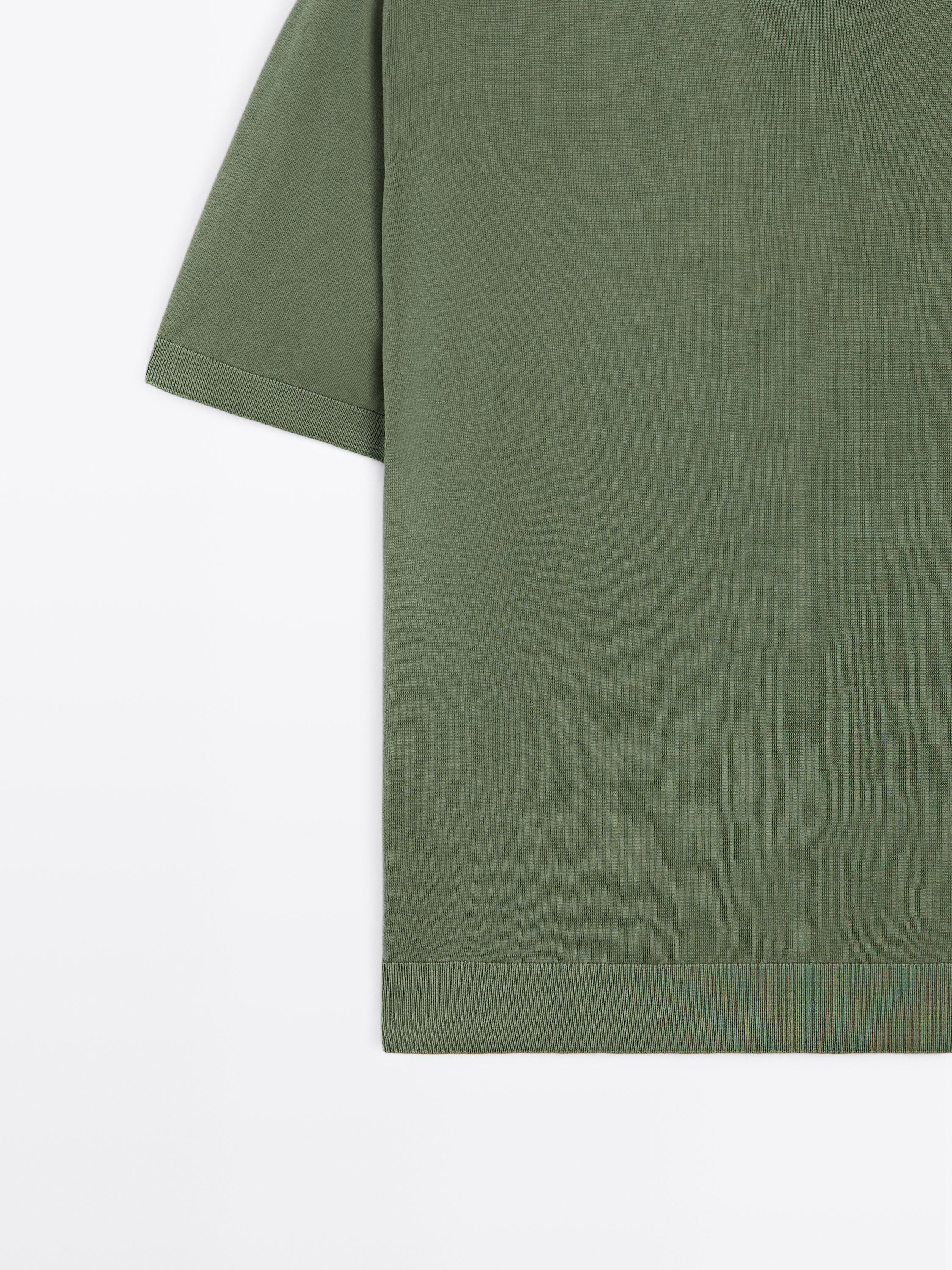 Short sleeve knit T-shirt