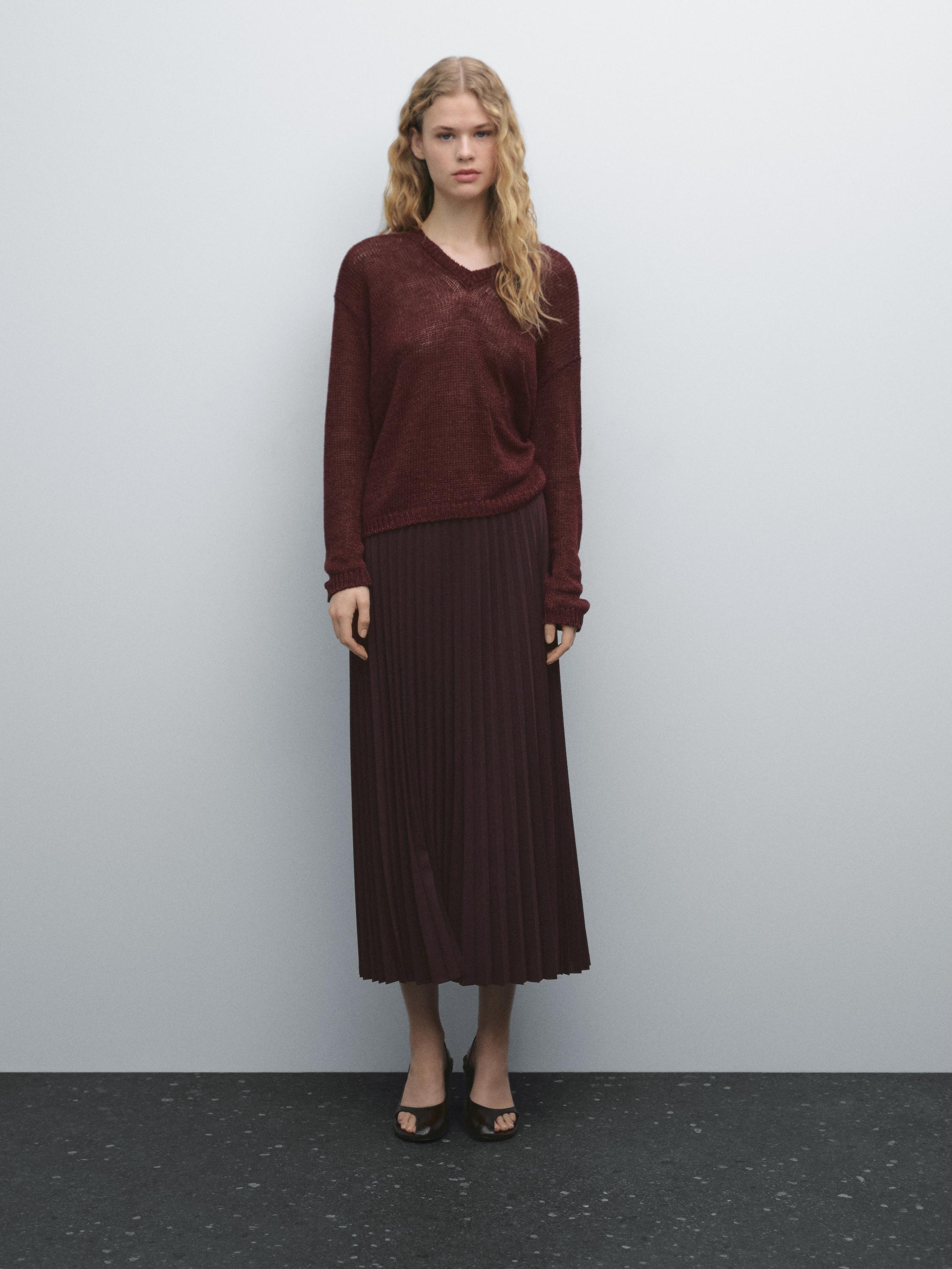 Long pleated flared skirt