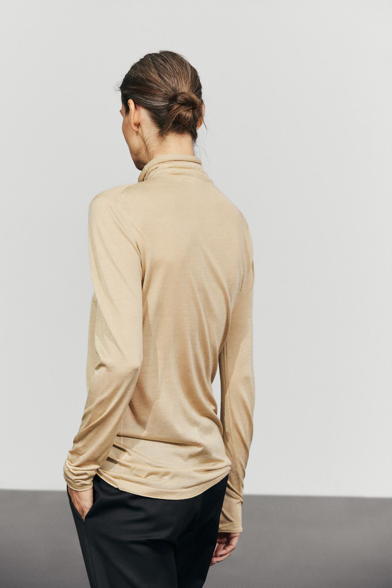 Long 100% silk turtleneck sweater — Light Beige