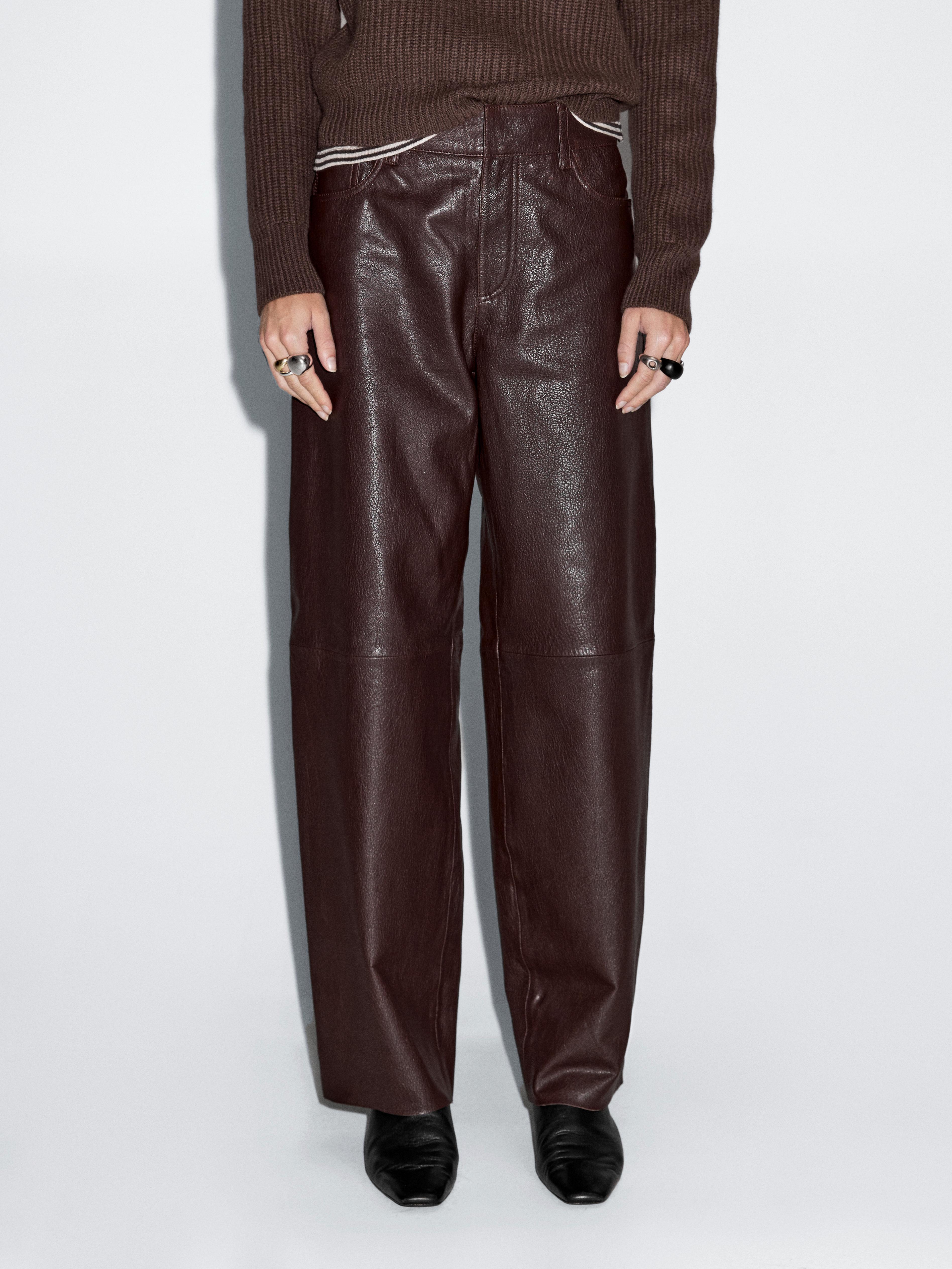 Pantallona prej lëkure deleje me finiturë napa