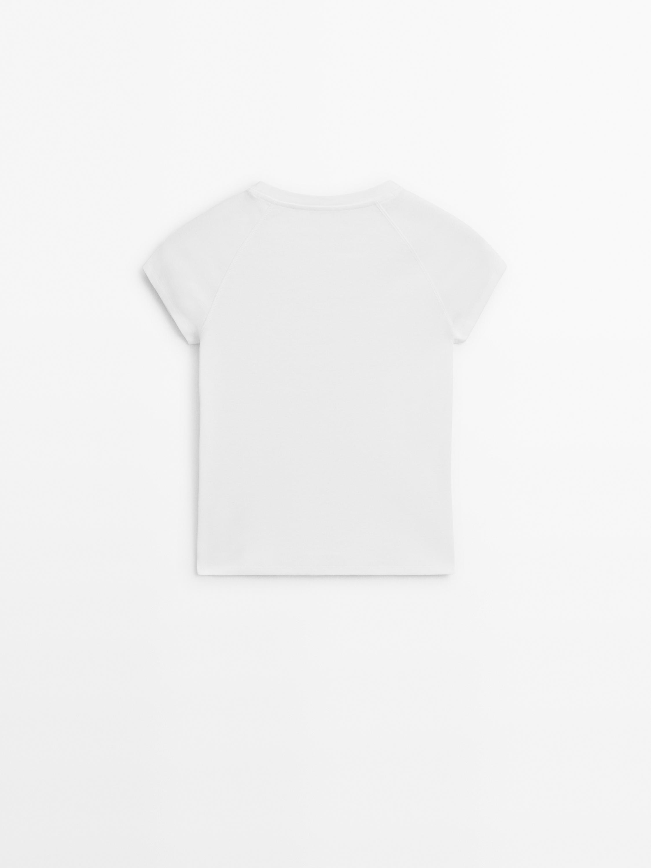 100% cotton fitted raglan sleeve T-shirt