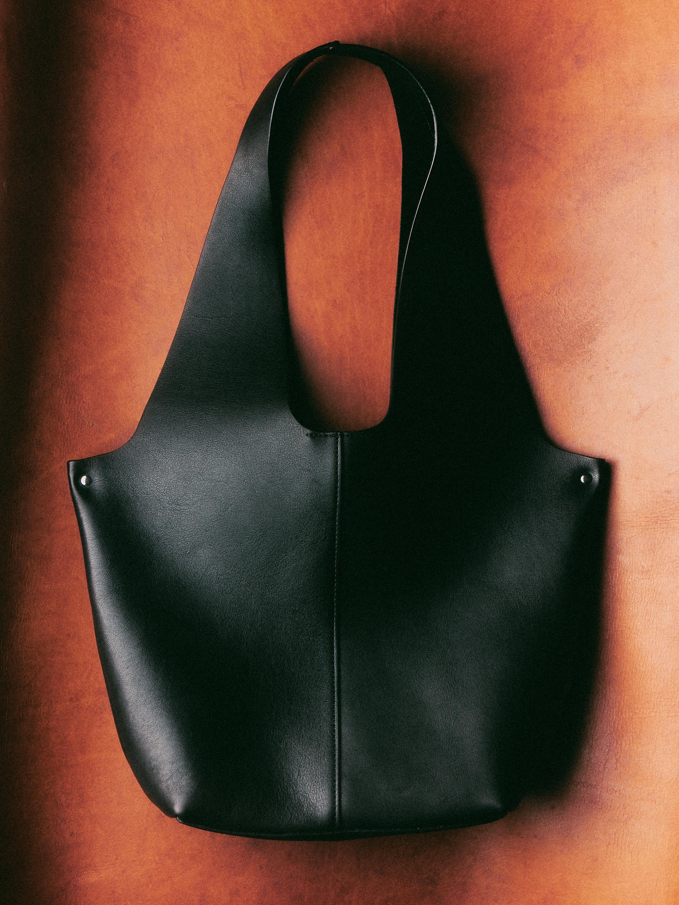 Nappa leather tote bag — BLACK