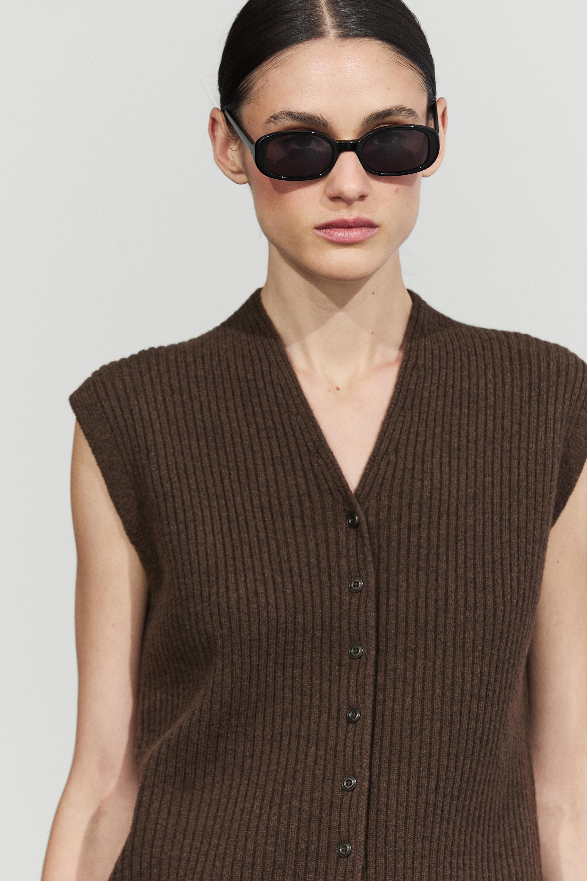 100% wool ribbed knit vest - thumbnail 5