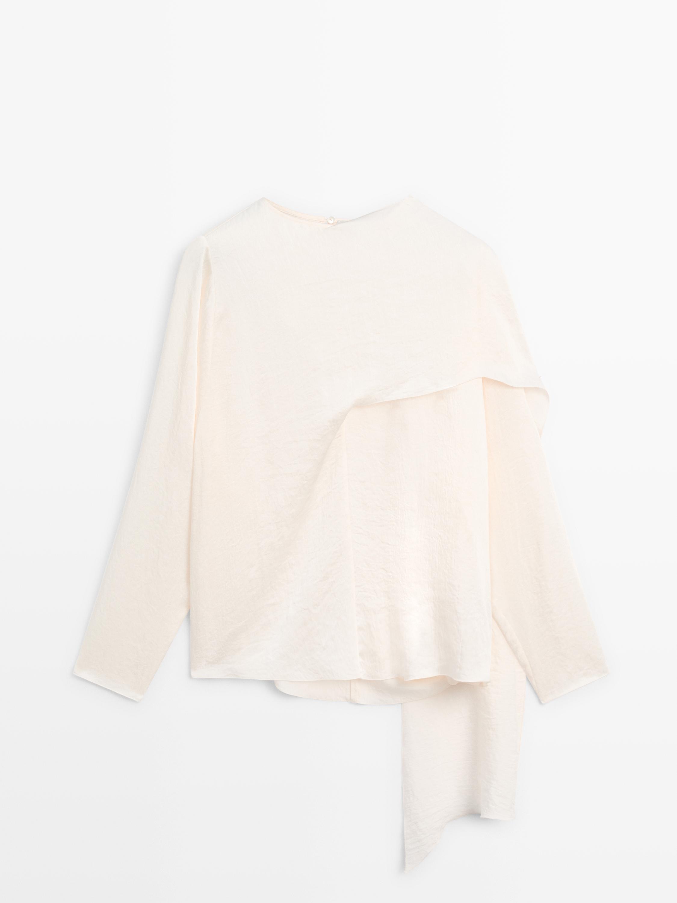 Blusa fluida cuello envolvente satinada - STUDIO