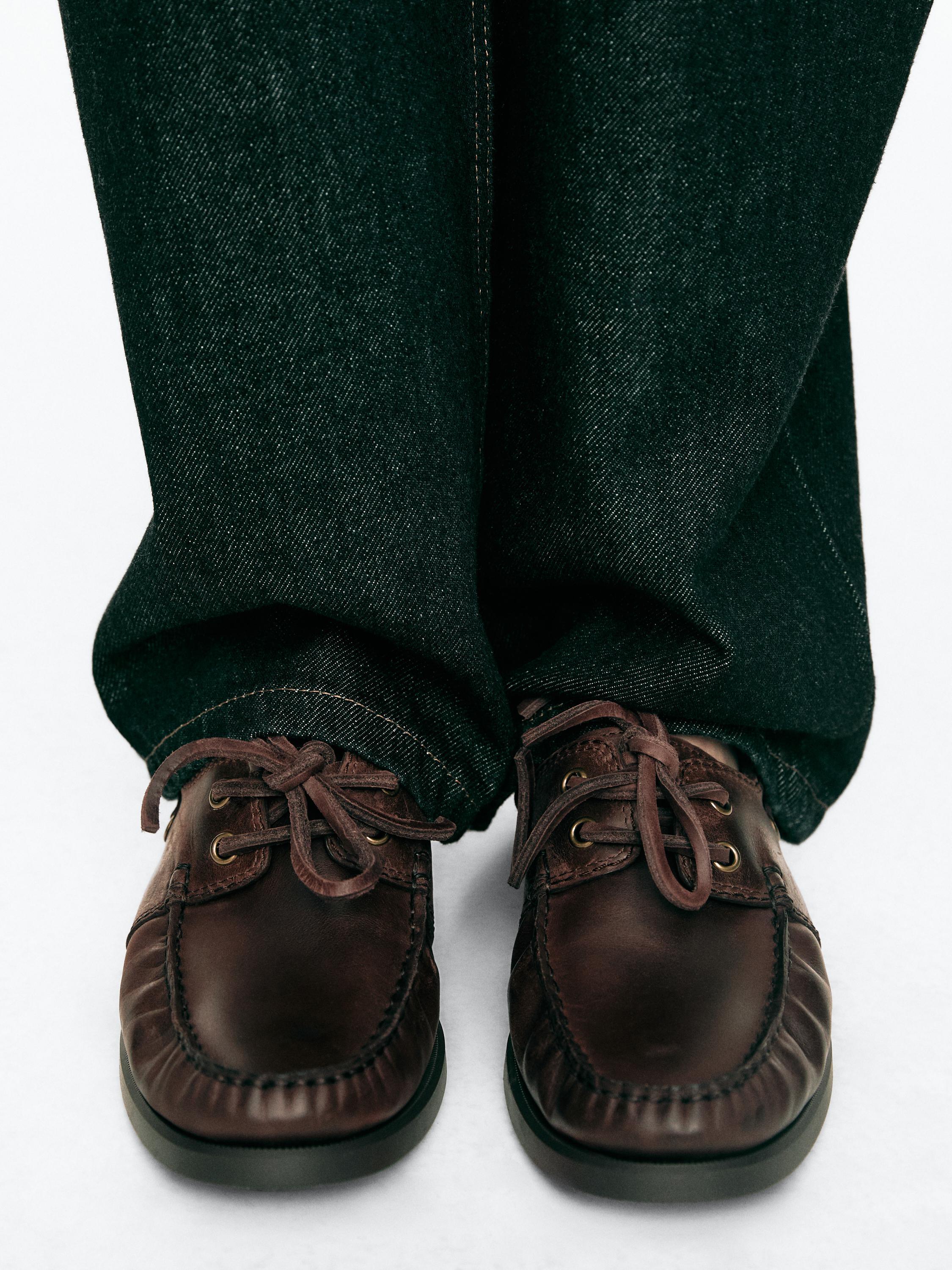 Oiled leather deck shoes — BROWN
