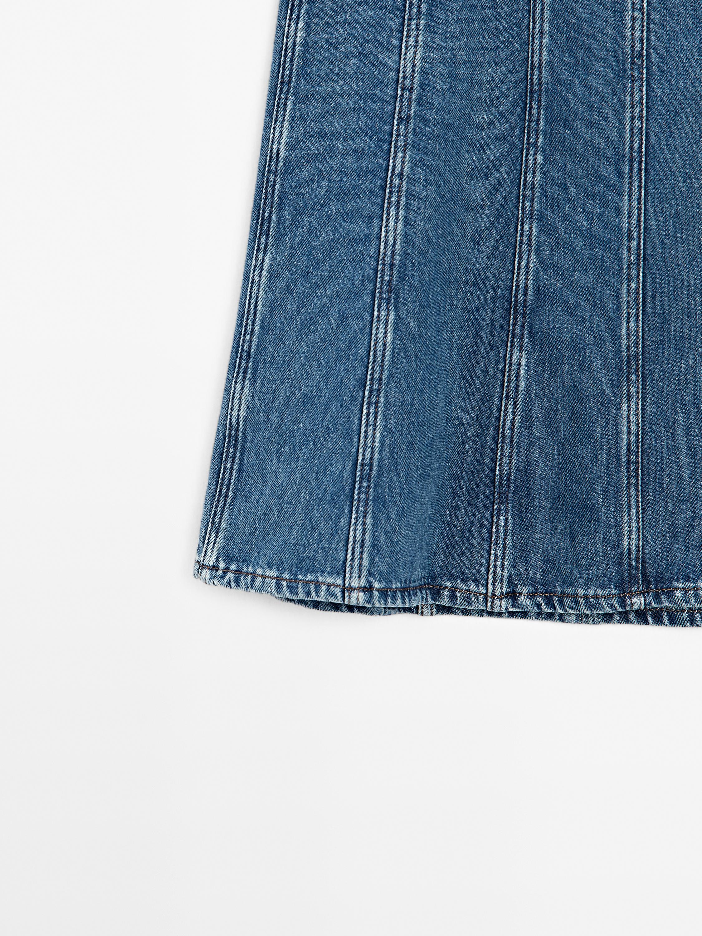 Short denim skirt with seam details