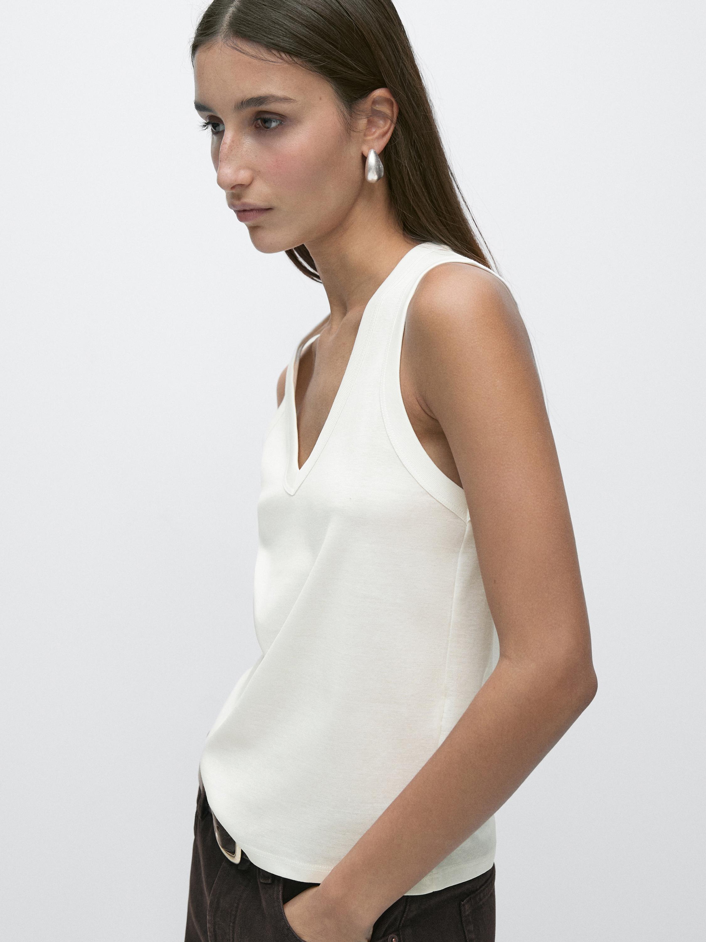 100% cotton V-neck T-shirt