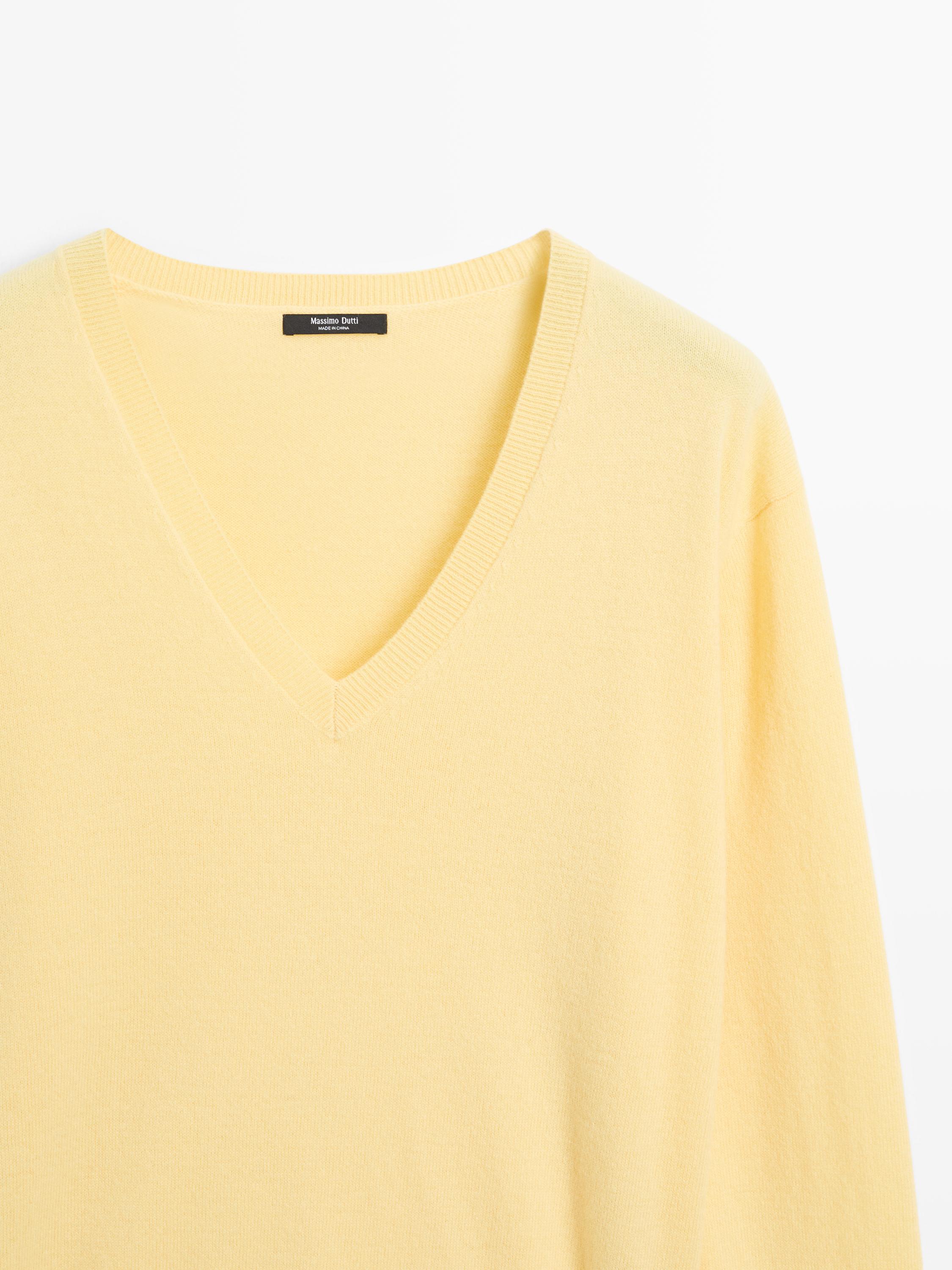 Maglia con scollo a v profondo in misto lana