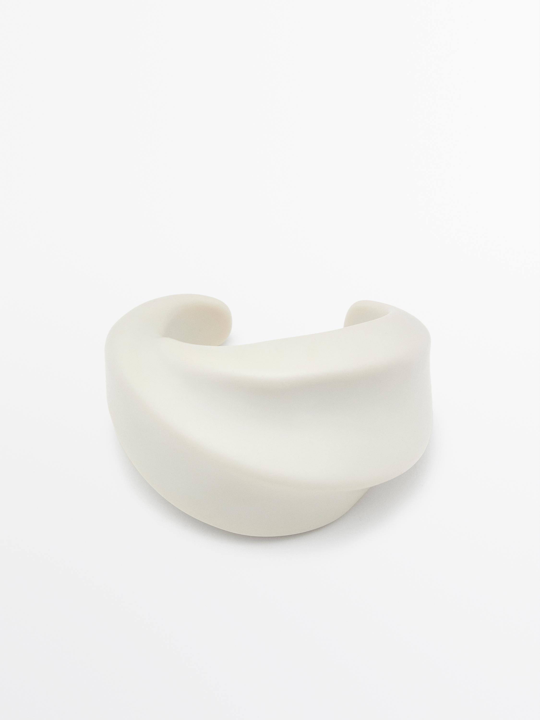 Wide moulded bracelet — CREAM