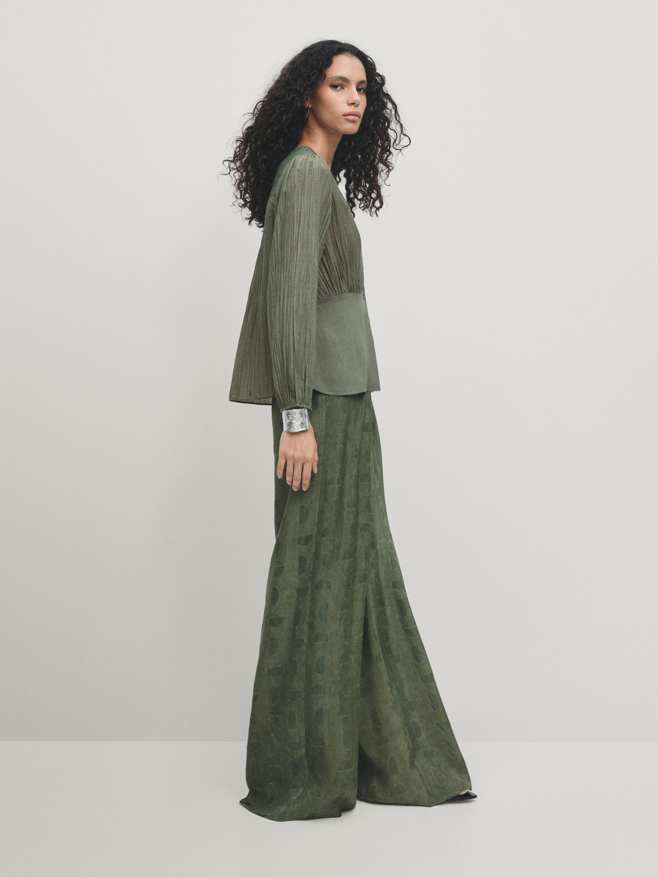 بلوزة بليسيه بحزام كورسيه