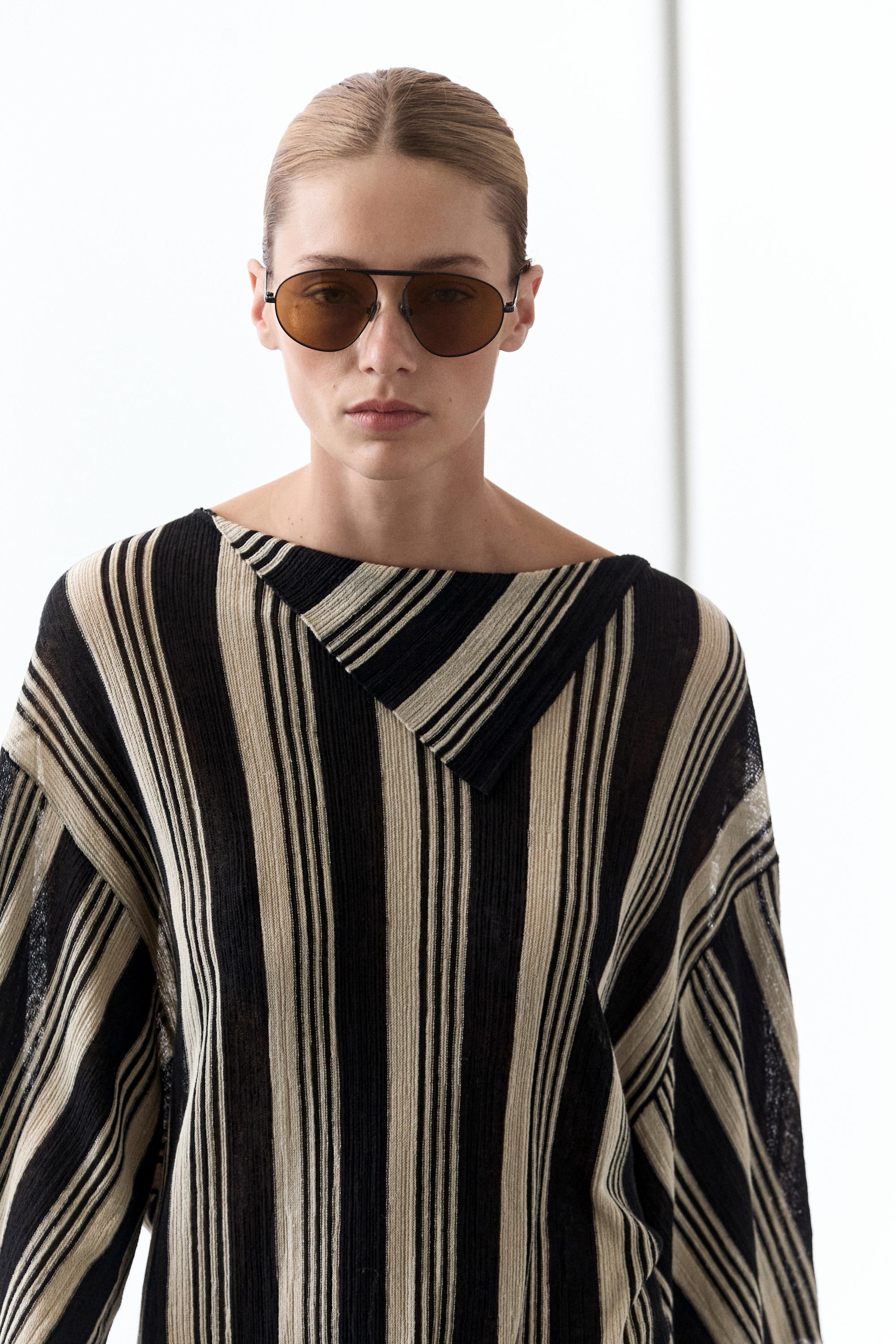 Striped knit kaftan sweater — BLACK