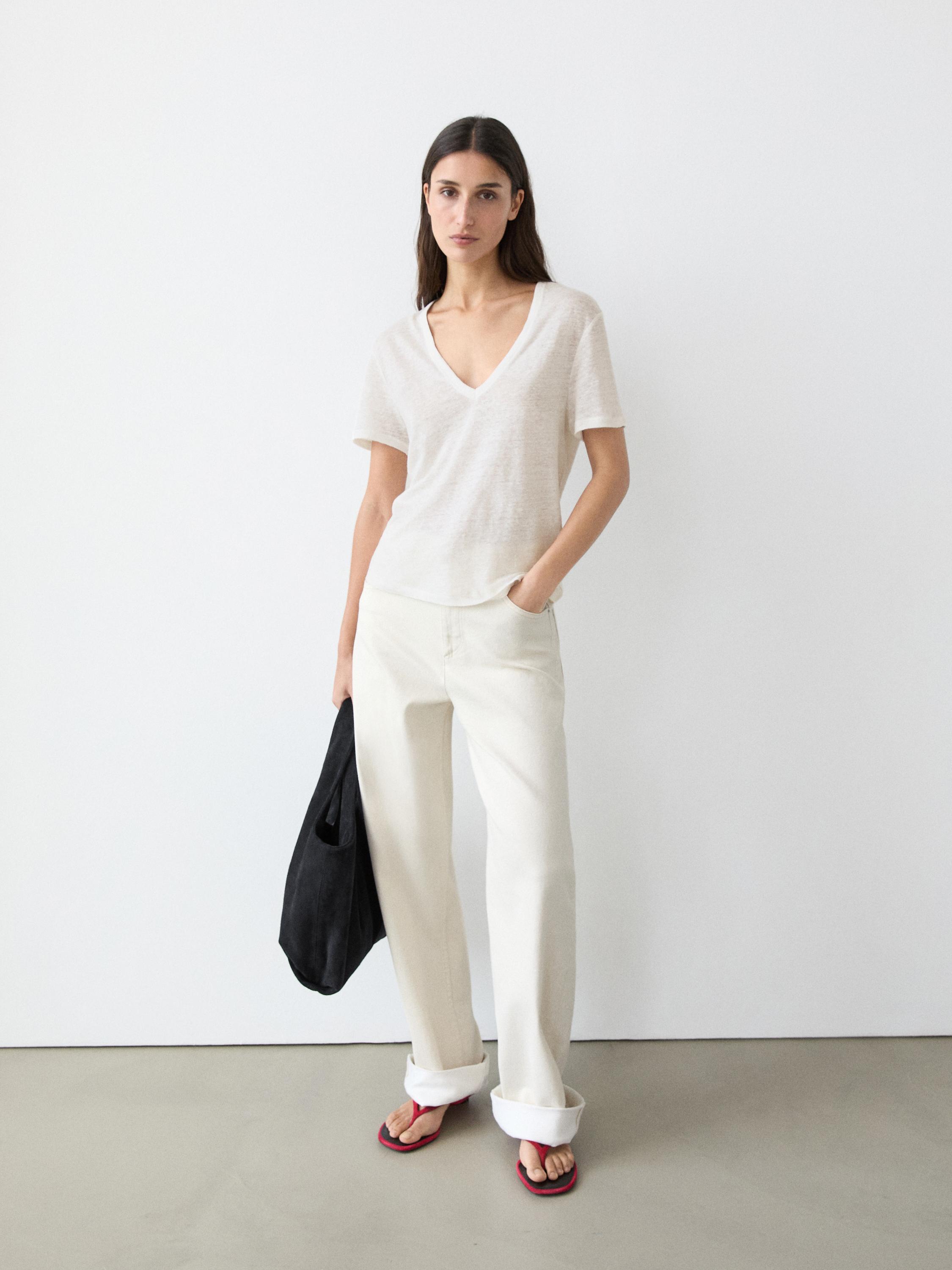 Linen V-neck T-shirt — Off white
