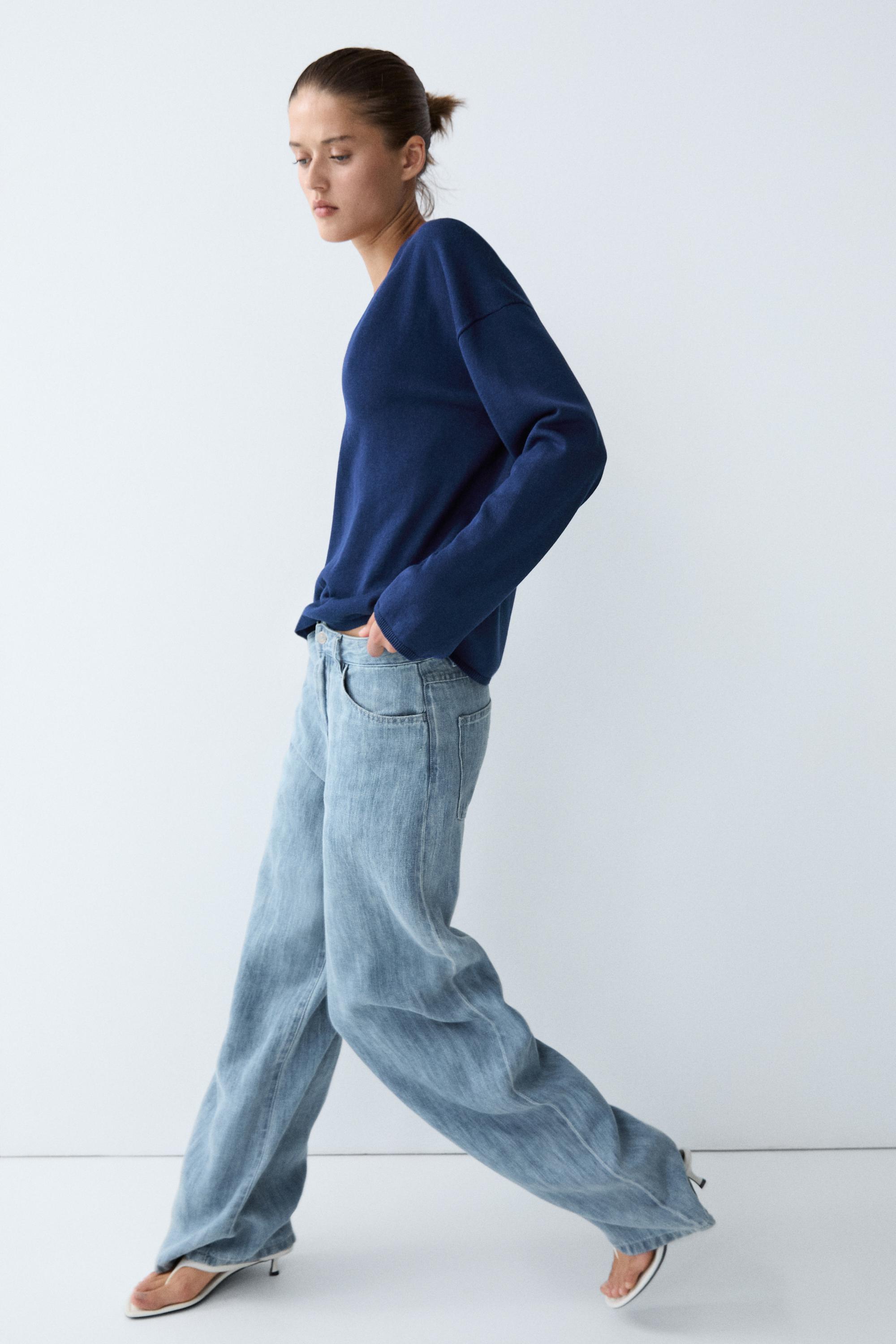 Striped V-neck knit sweater — NAVY BLUE