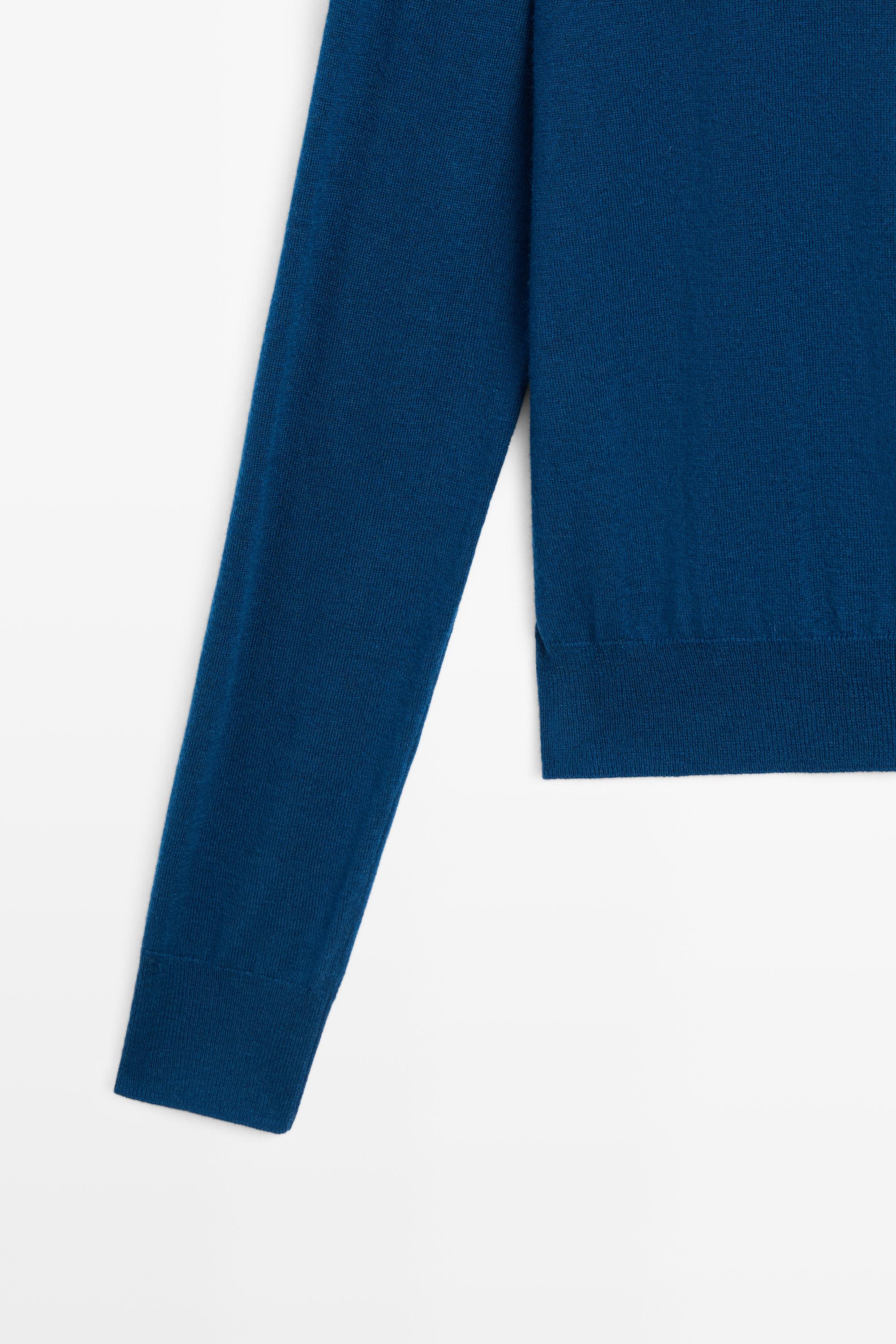 Fine-knit round neck cardigan — DEEP BLUE