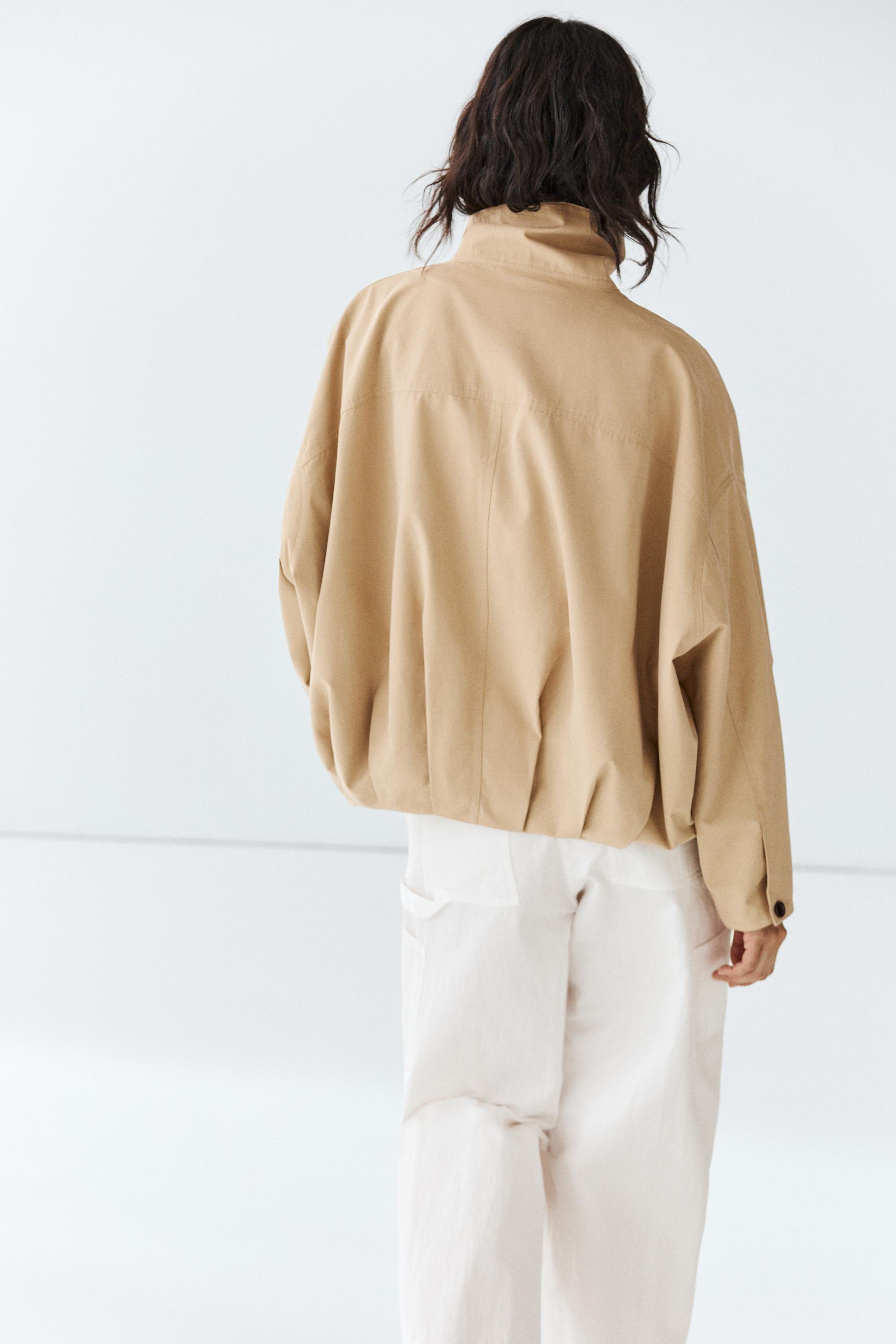Pleated stand-collar bomber jacket — Beige
