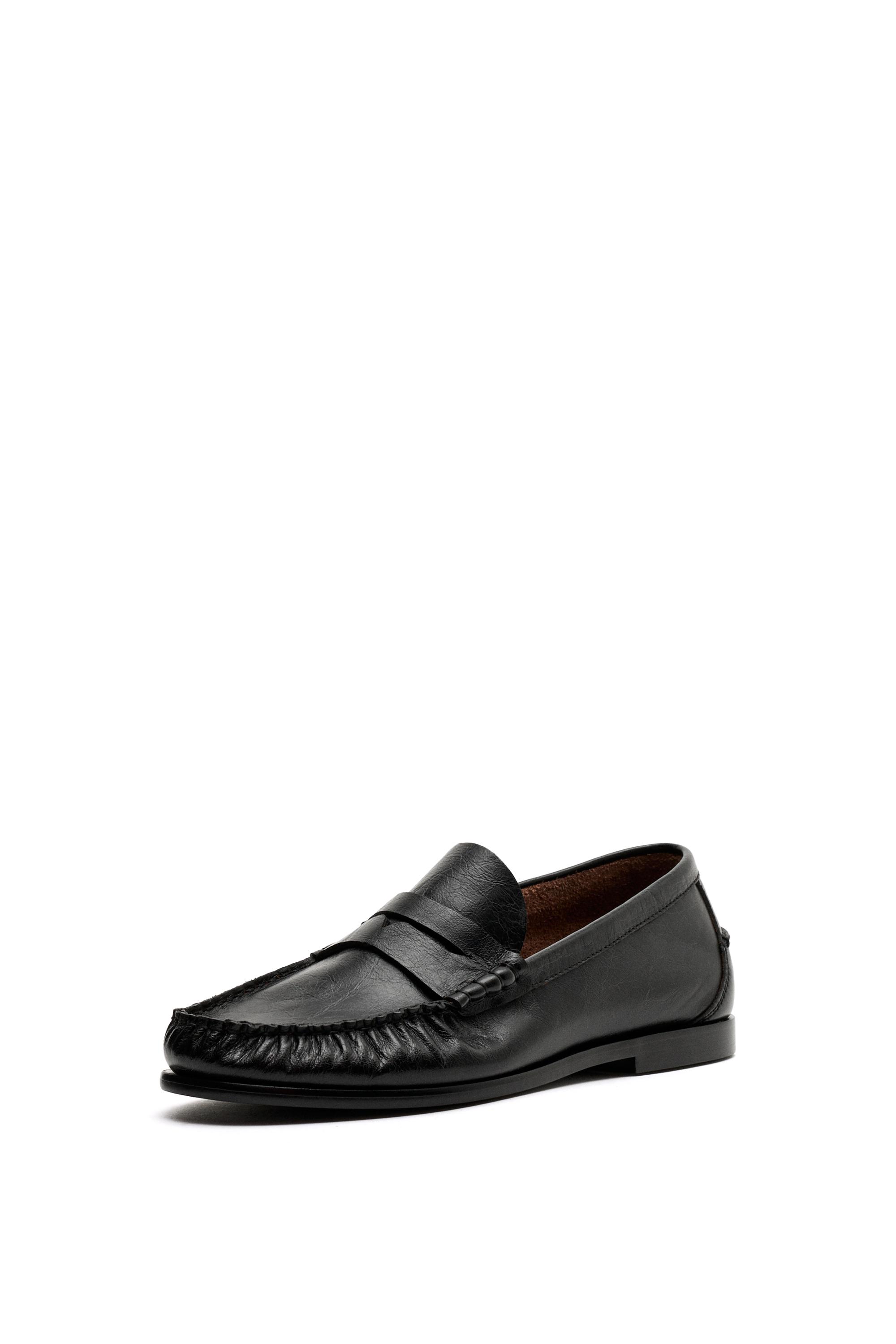 Soft leather shirred loafer — BLACK