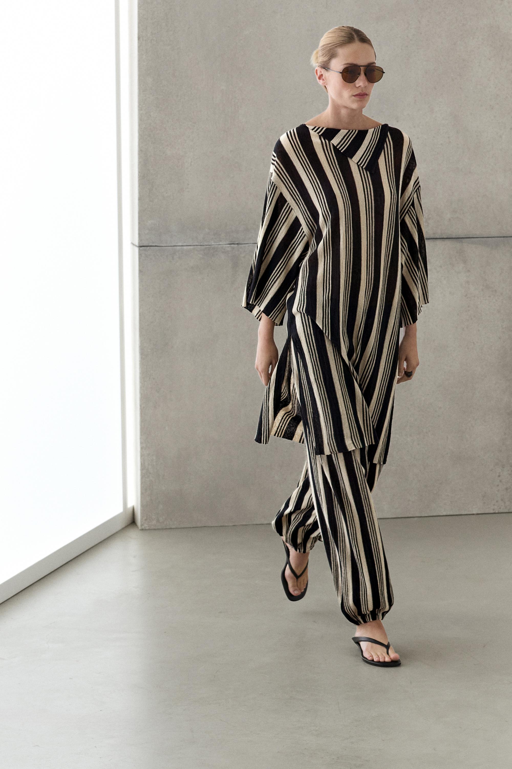 Striped knit kaftan sweater — BLACK
