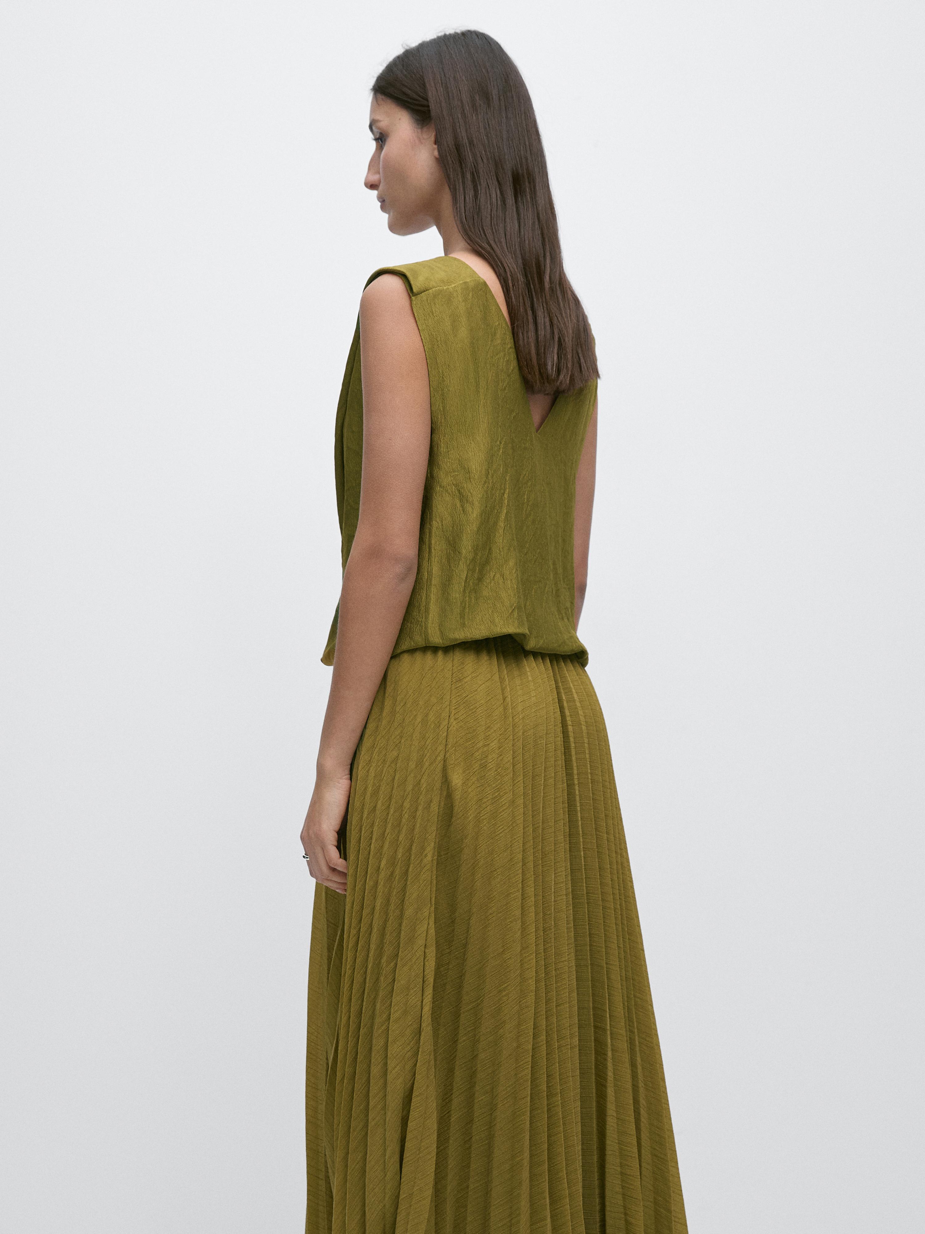 Long matching dress with pleated detail  Green  Dress | Massimo Dutti