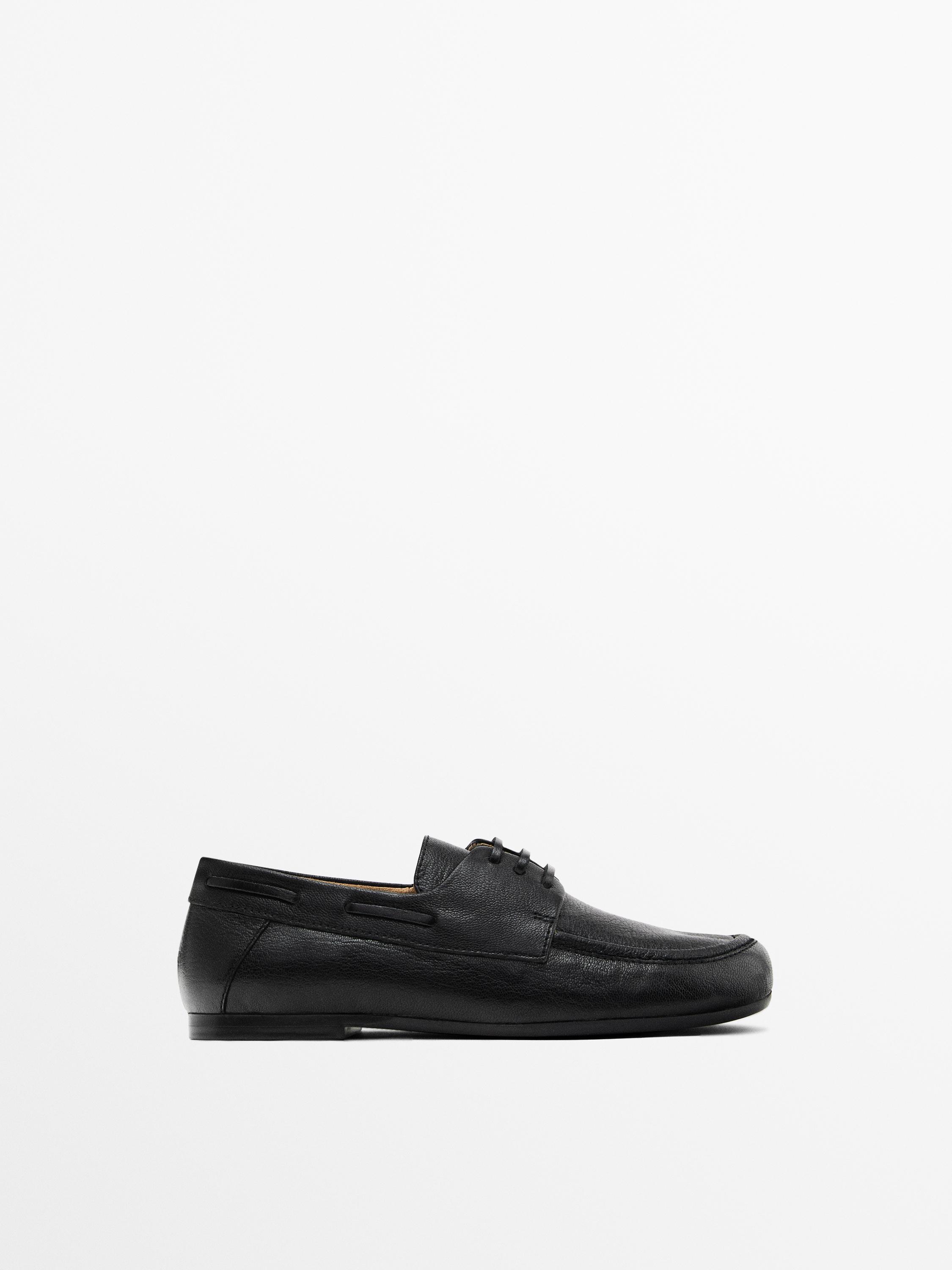 Leather deck shoes