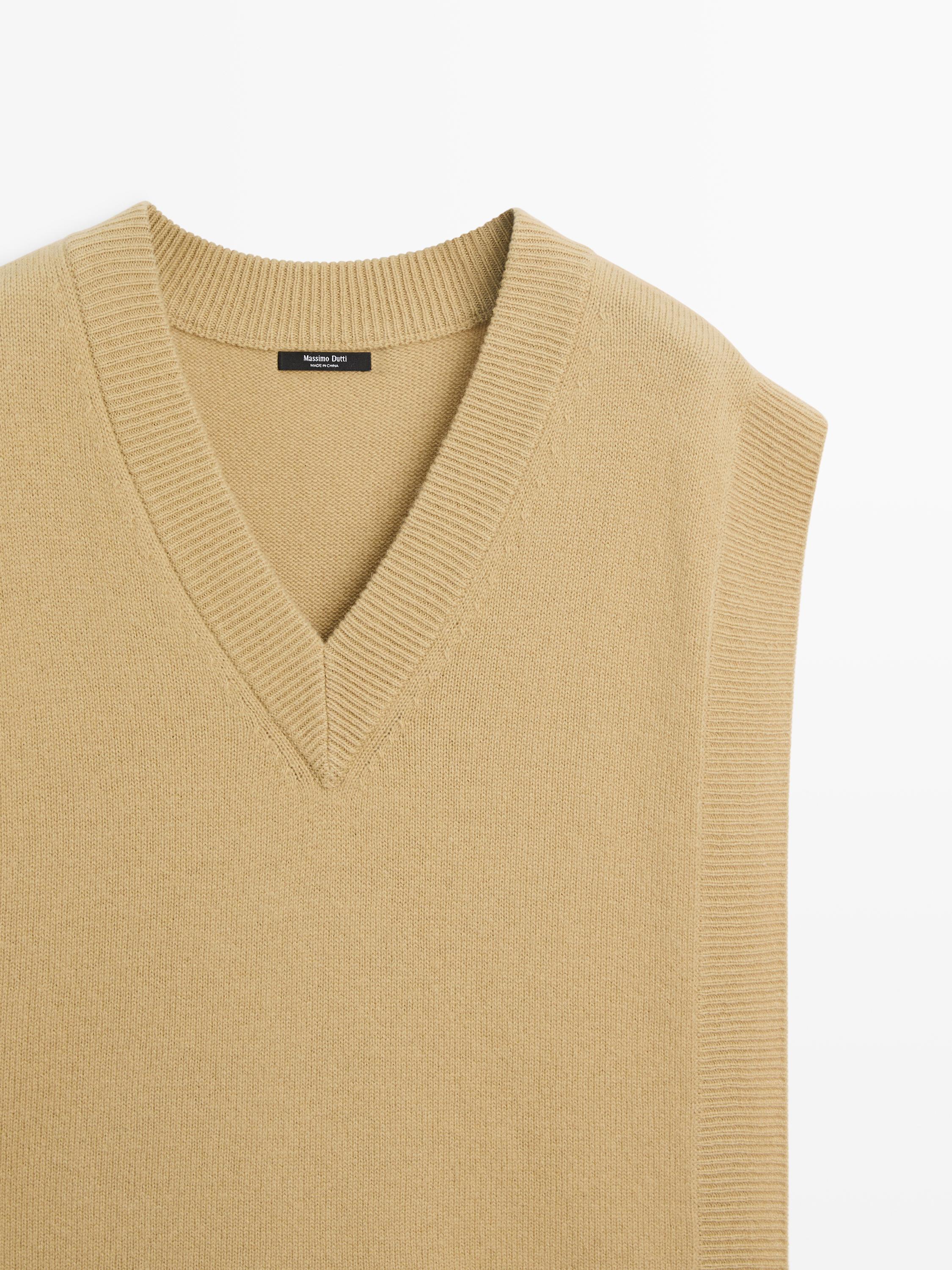 V-neck bib with tie details — GREEN