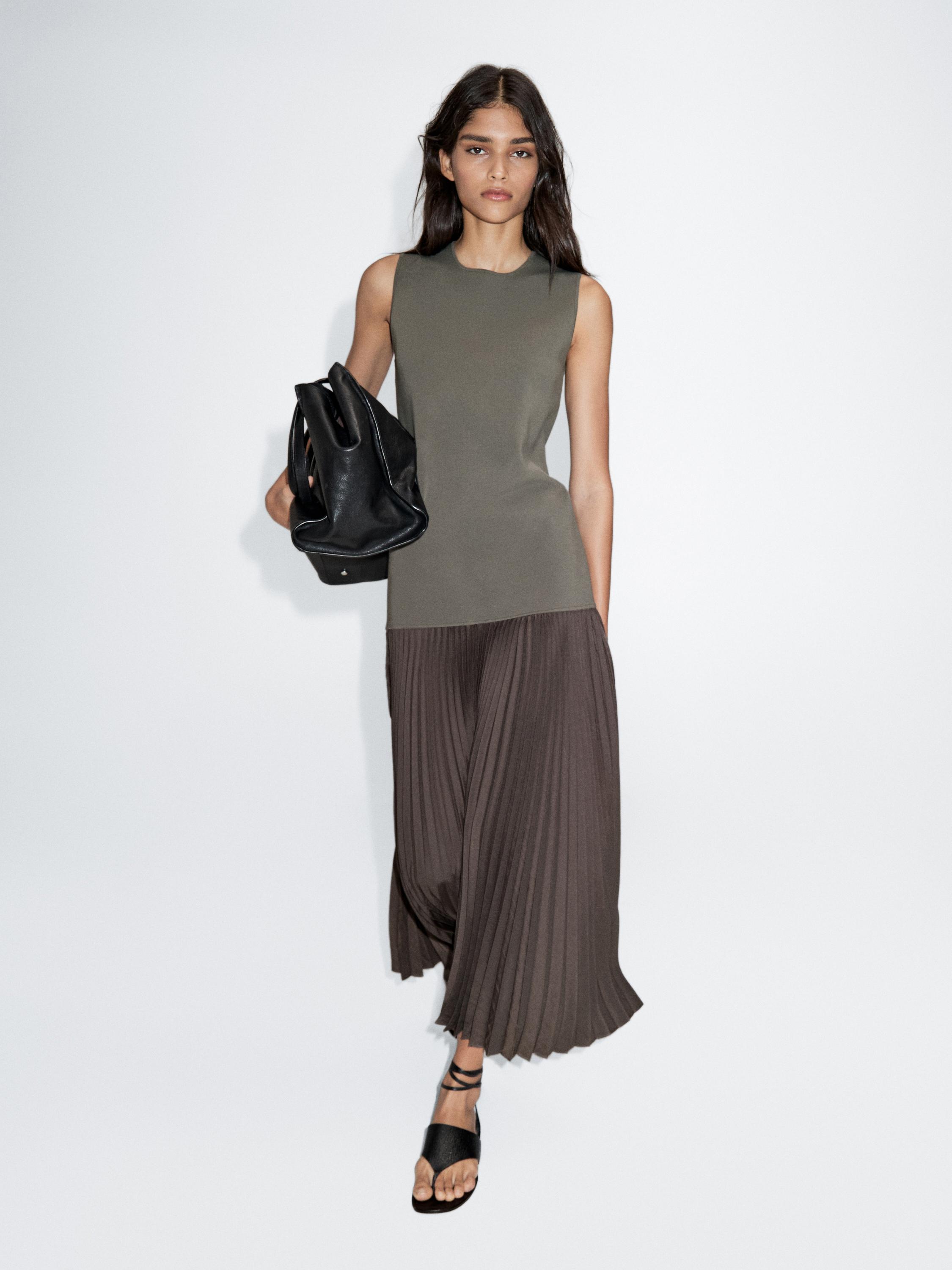 Langes, kombiniertes, ärmelloses Kleid