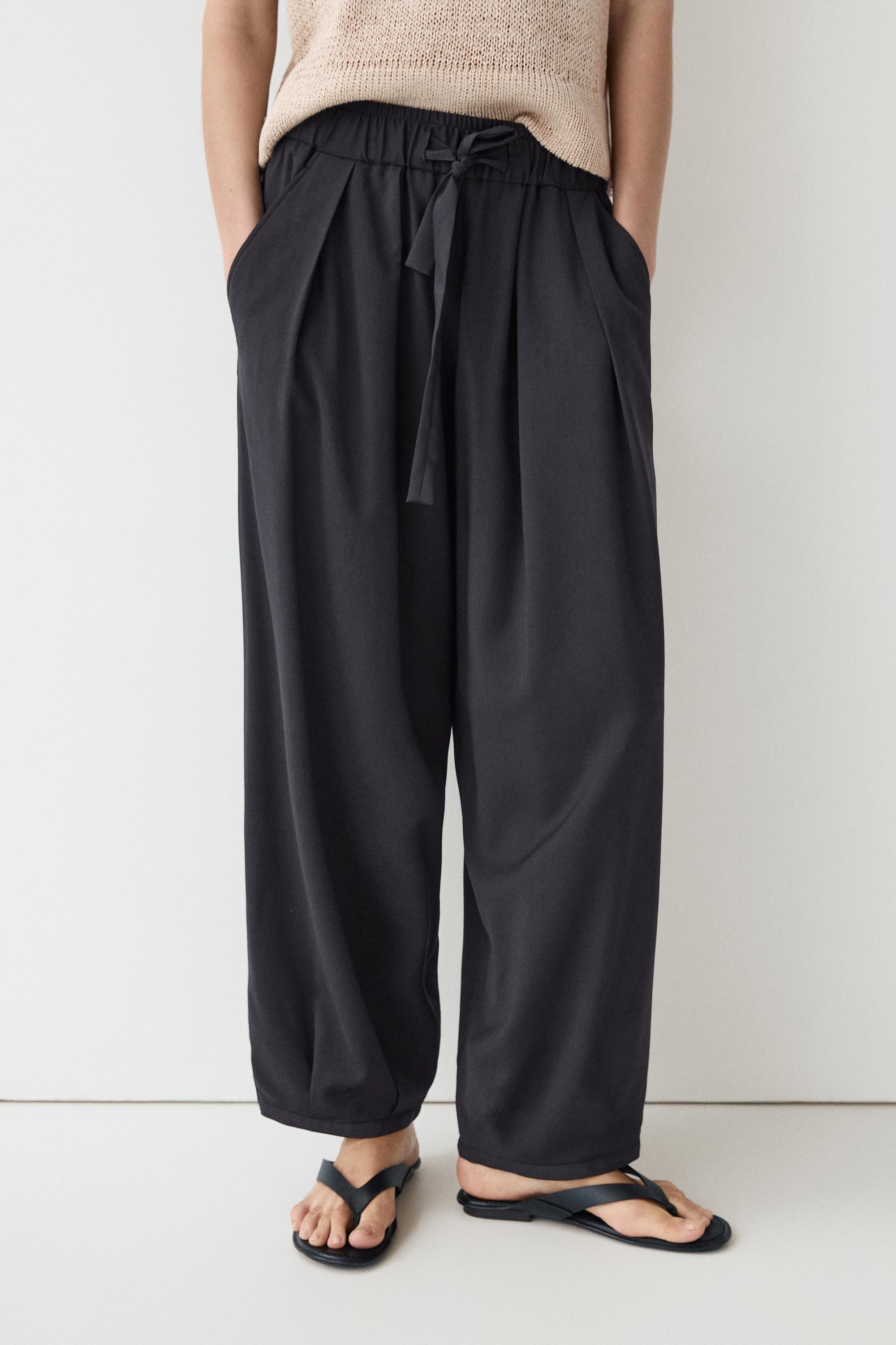 Voluminous wide-leg pleated trousers — NAVY BLUE