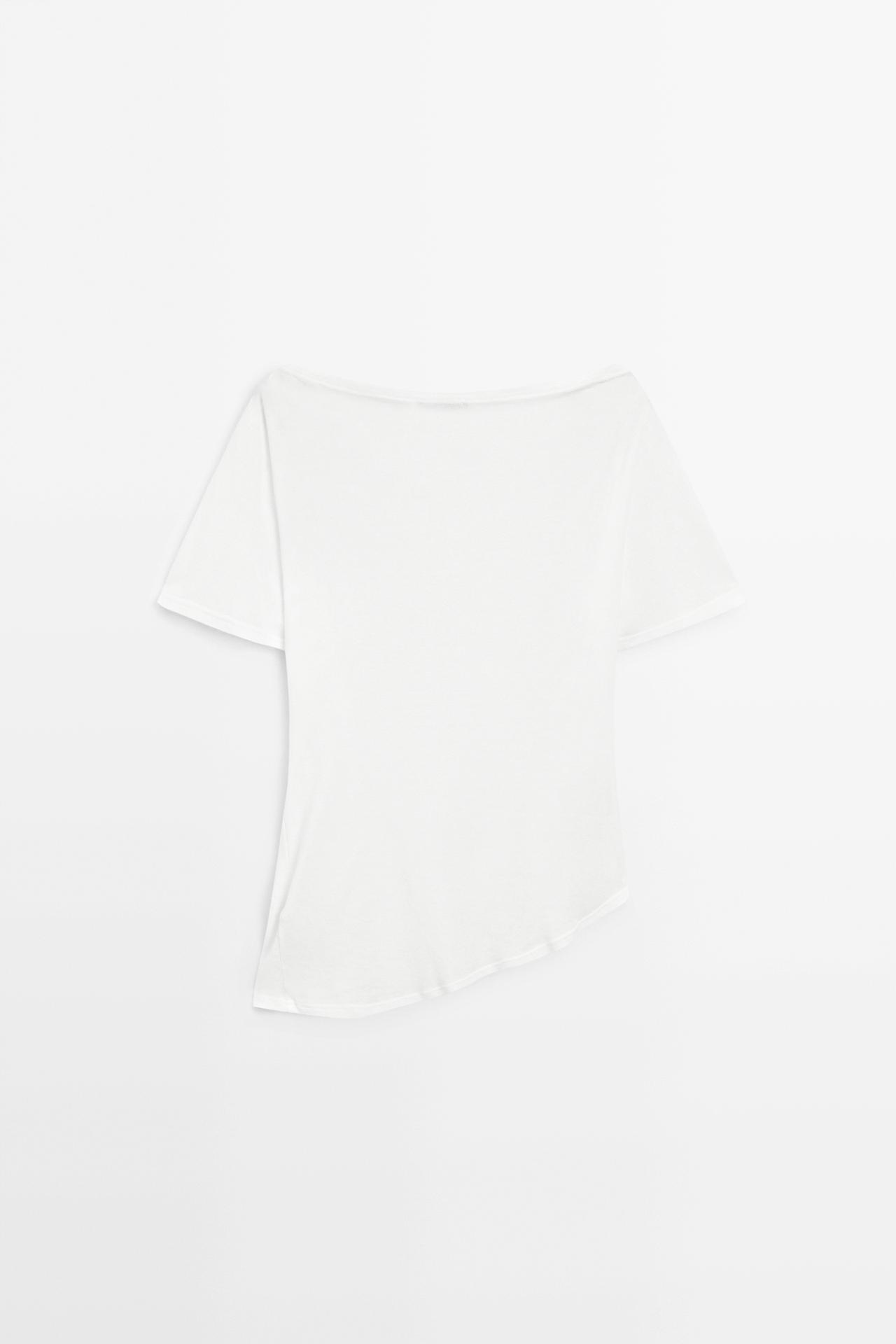 Asymmetric top with embroidered detail — Off white