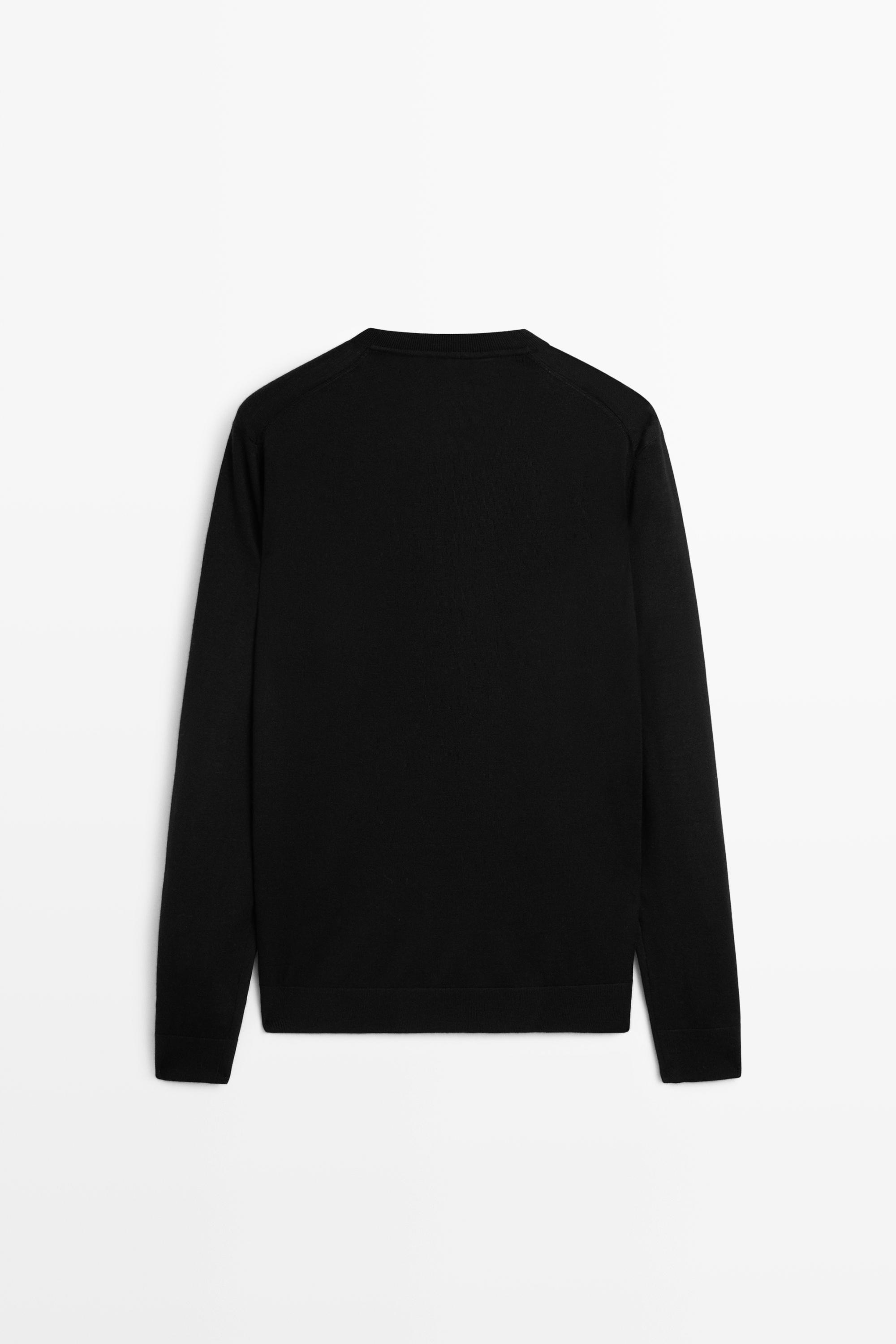 100% merino wool knit round neck sweater — BLACK
