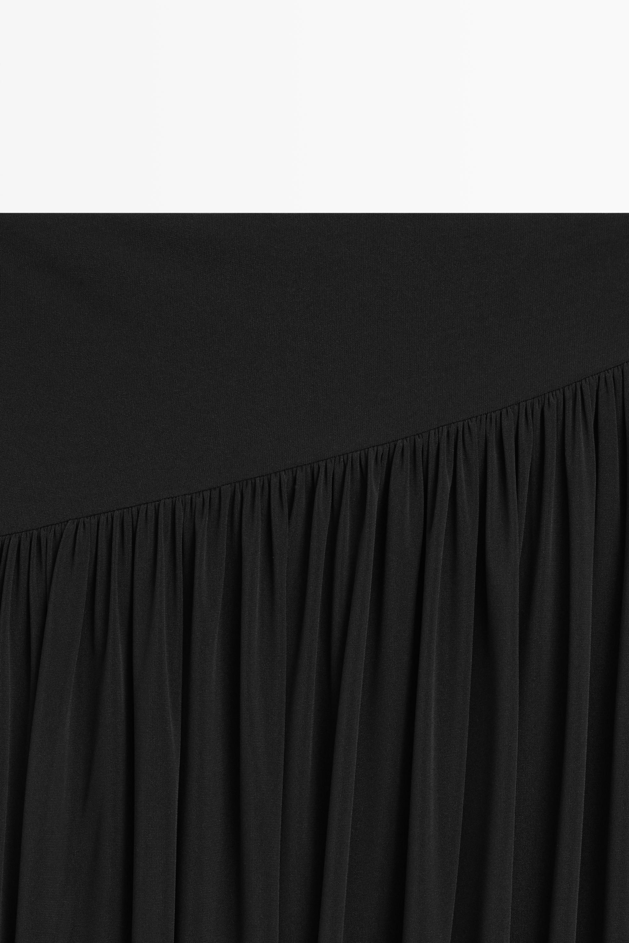 Balloon pleated skirt