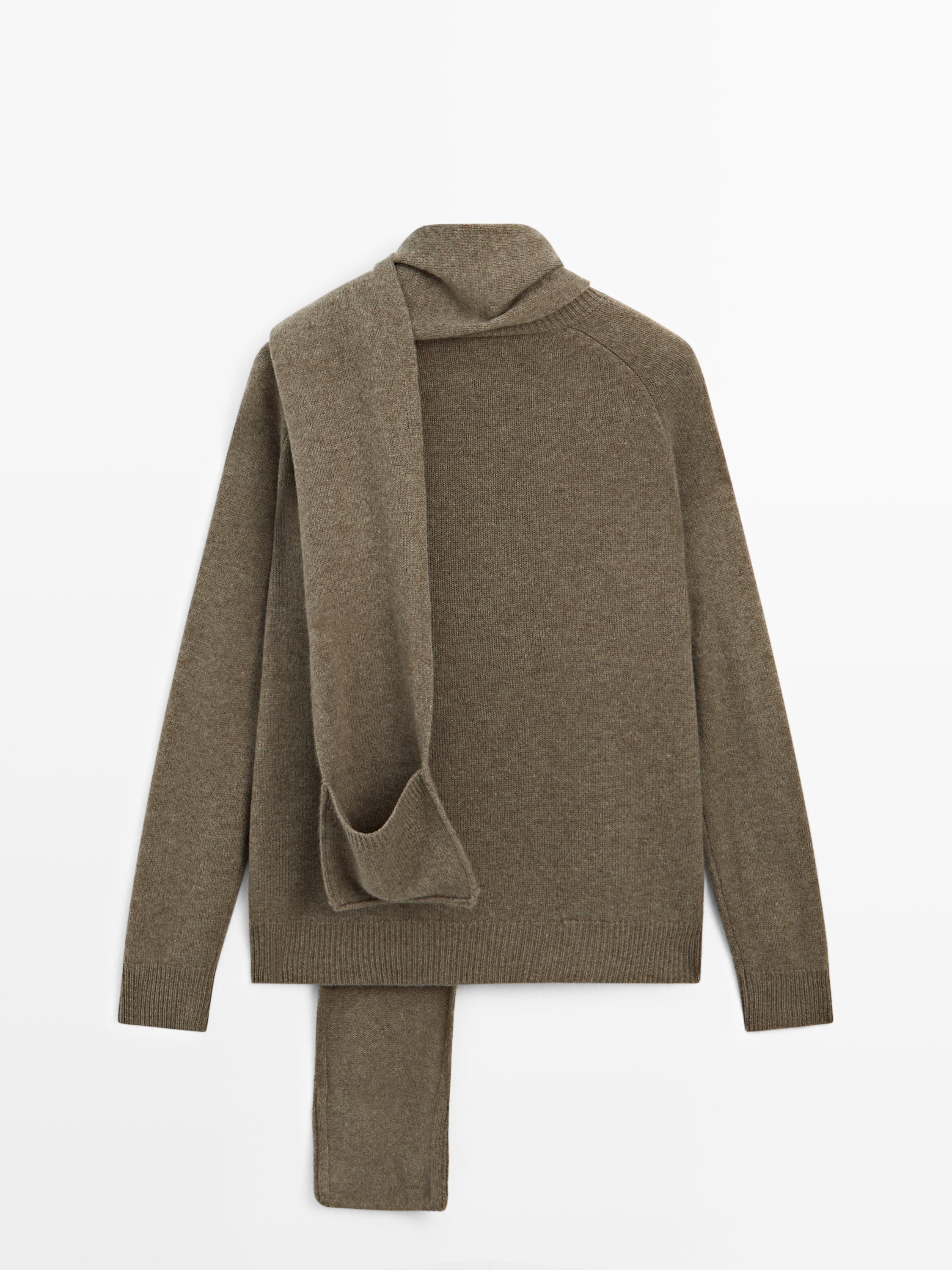 100% wollen tricot trui met sjaal en zak