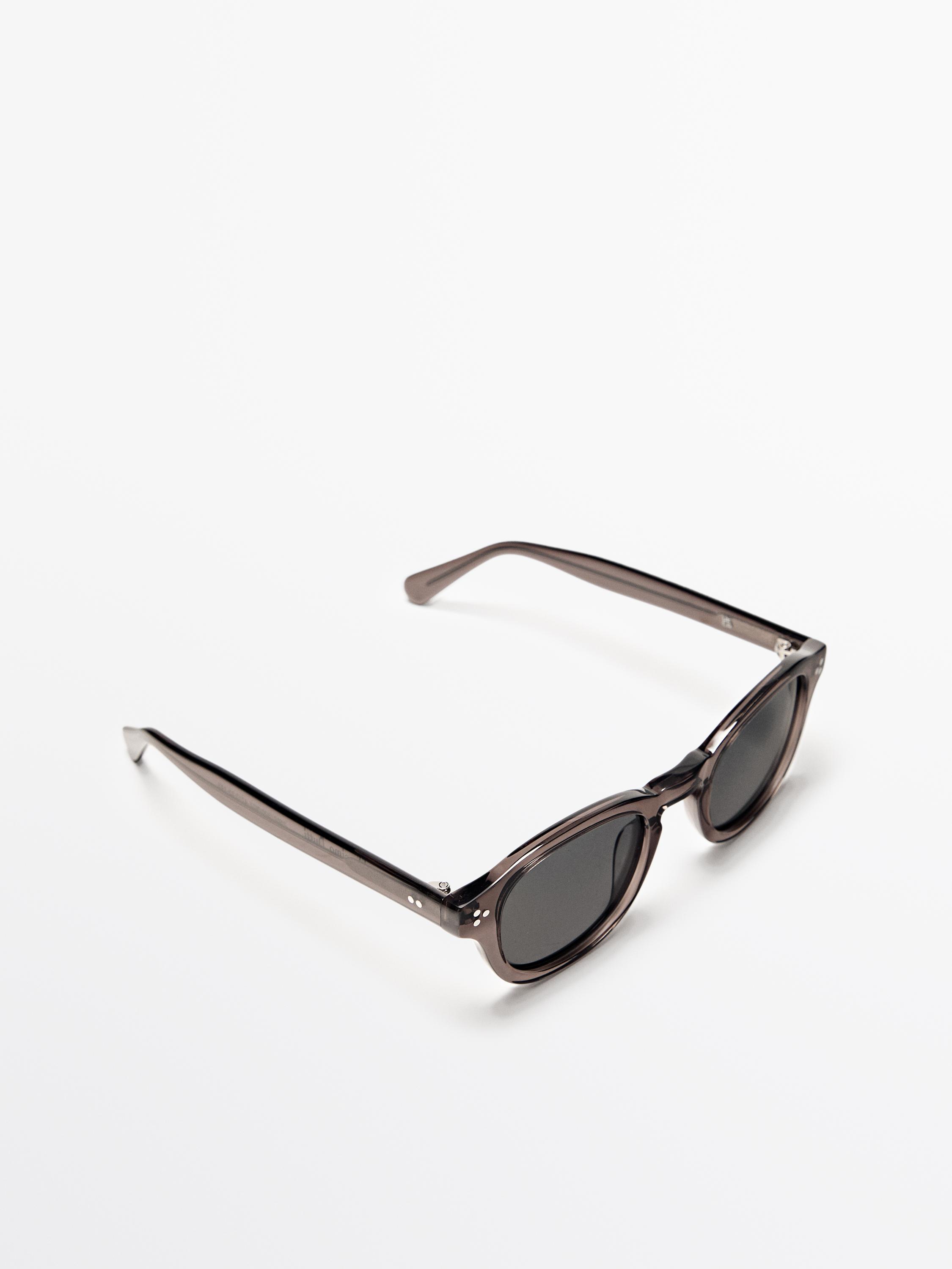 Round sunglasses