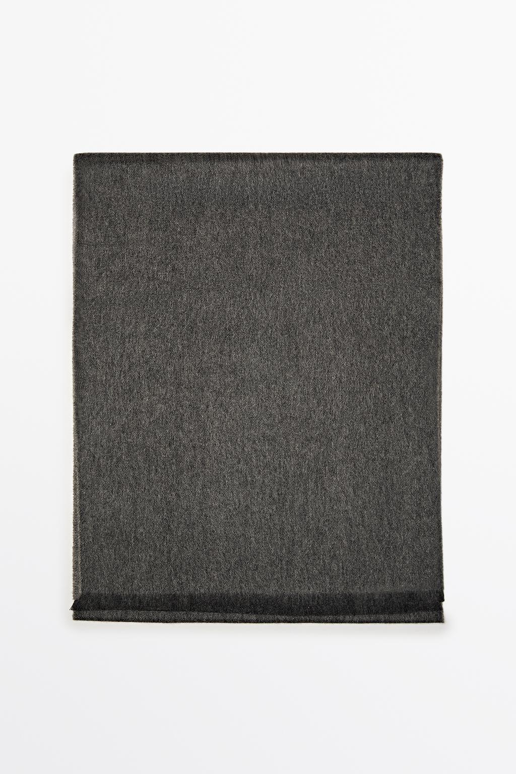 100% cashmere two-tone reversible scarf