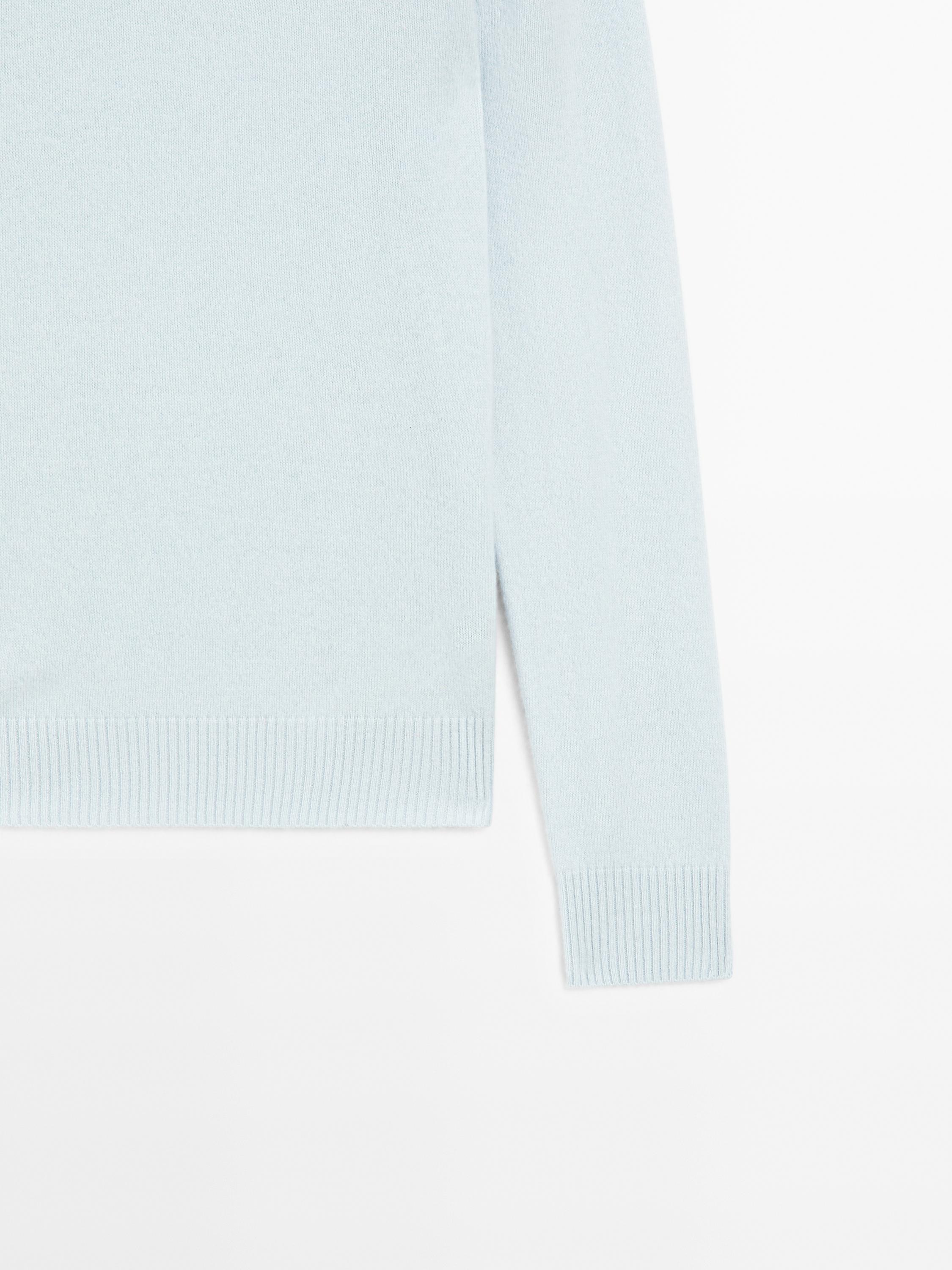 100% cashmere crew neck sweater