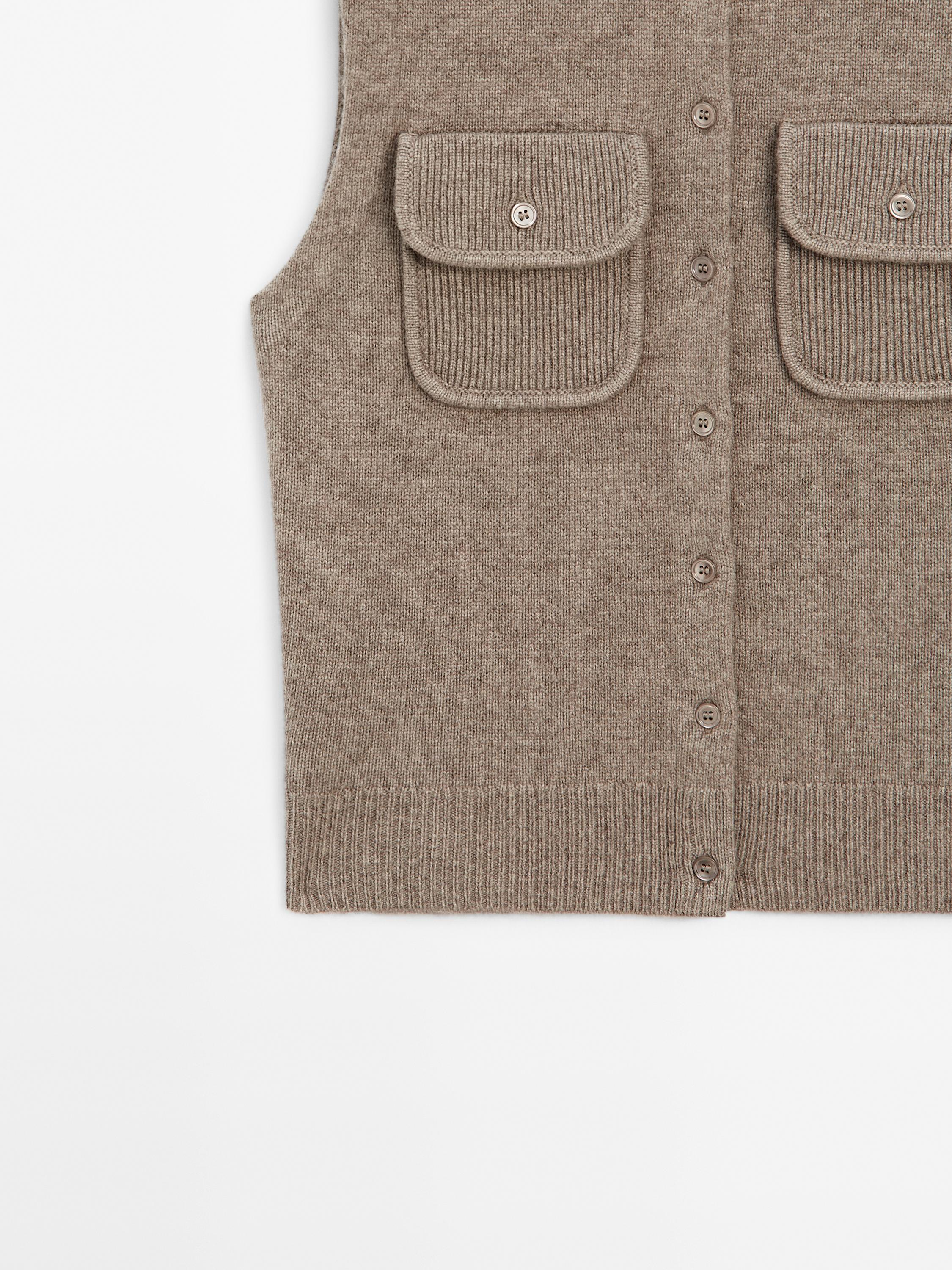 Cropped knit vest with pockets