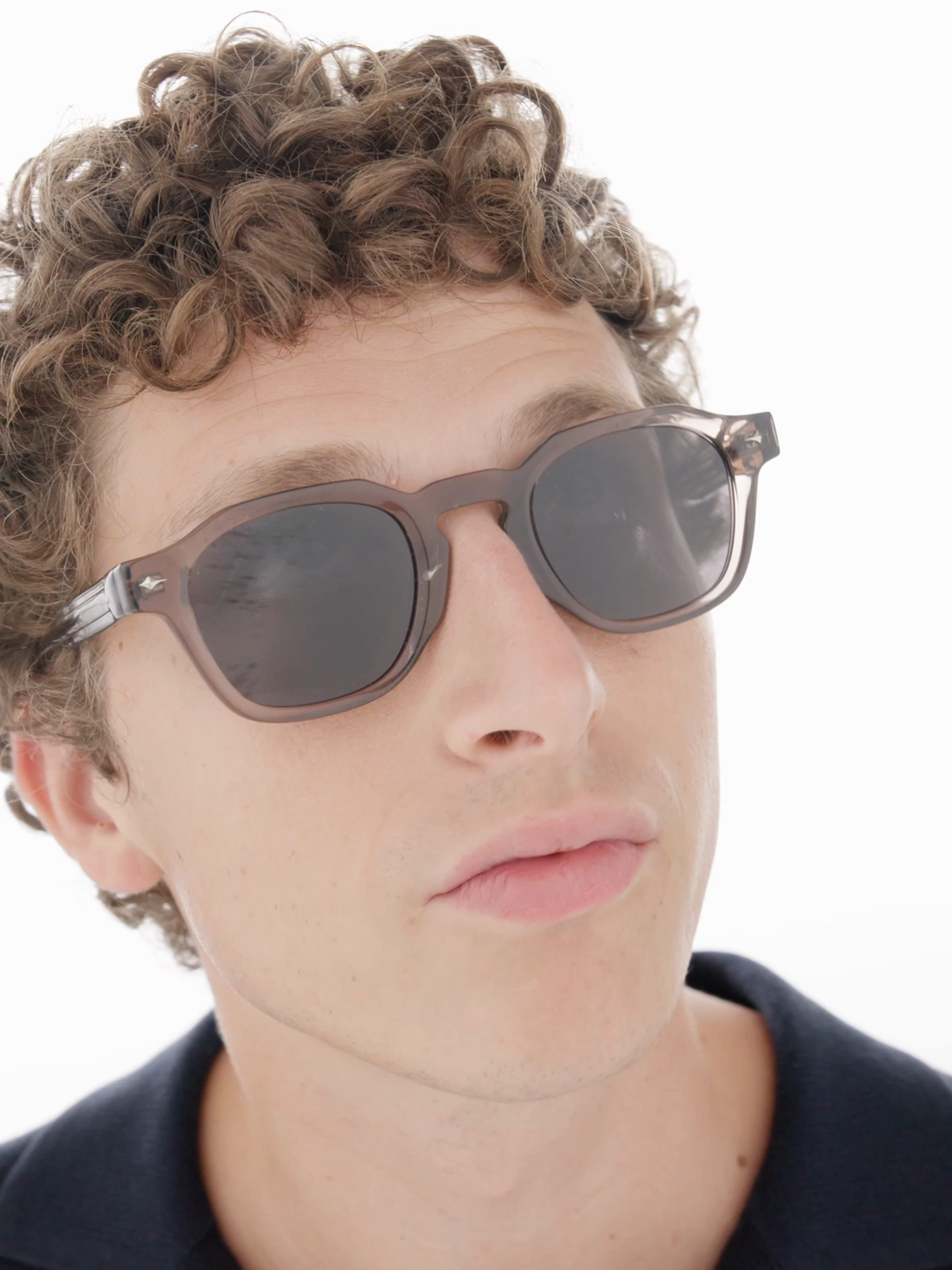 Lunettes de soleil géométriques