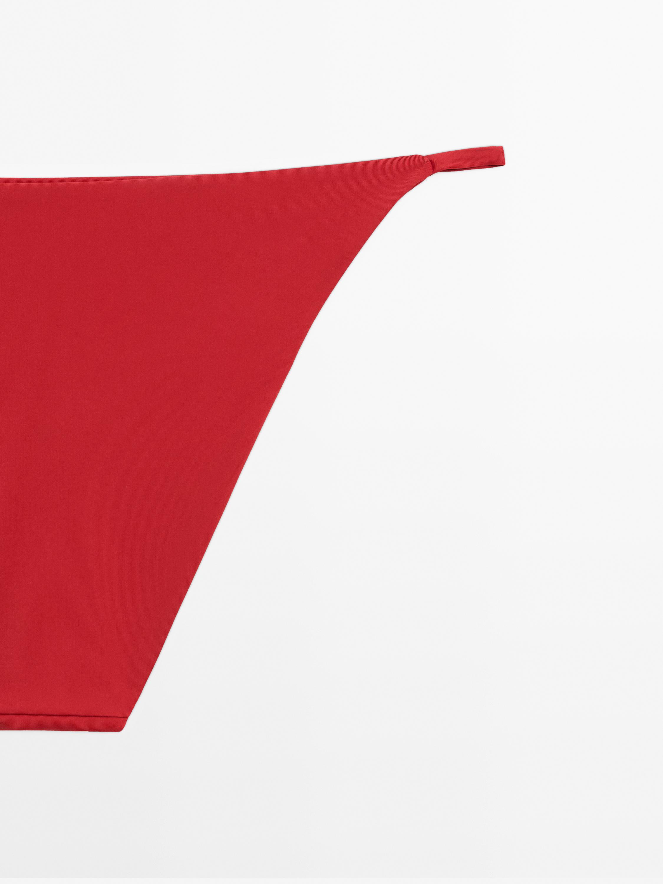 Bikini bottoms with thin straps