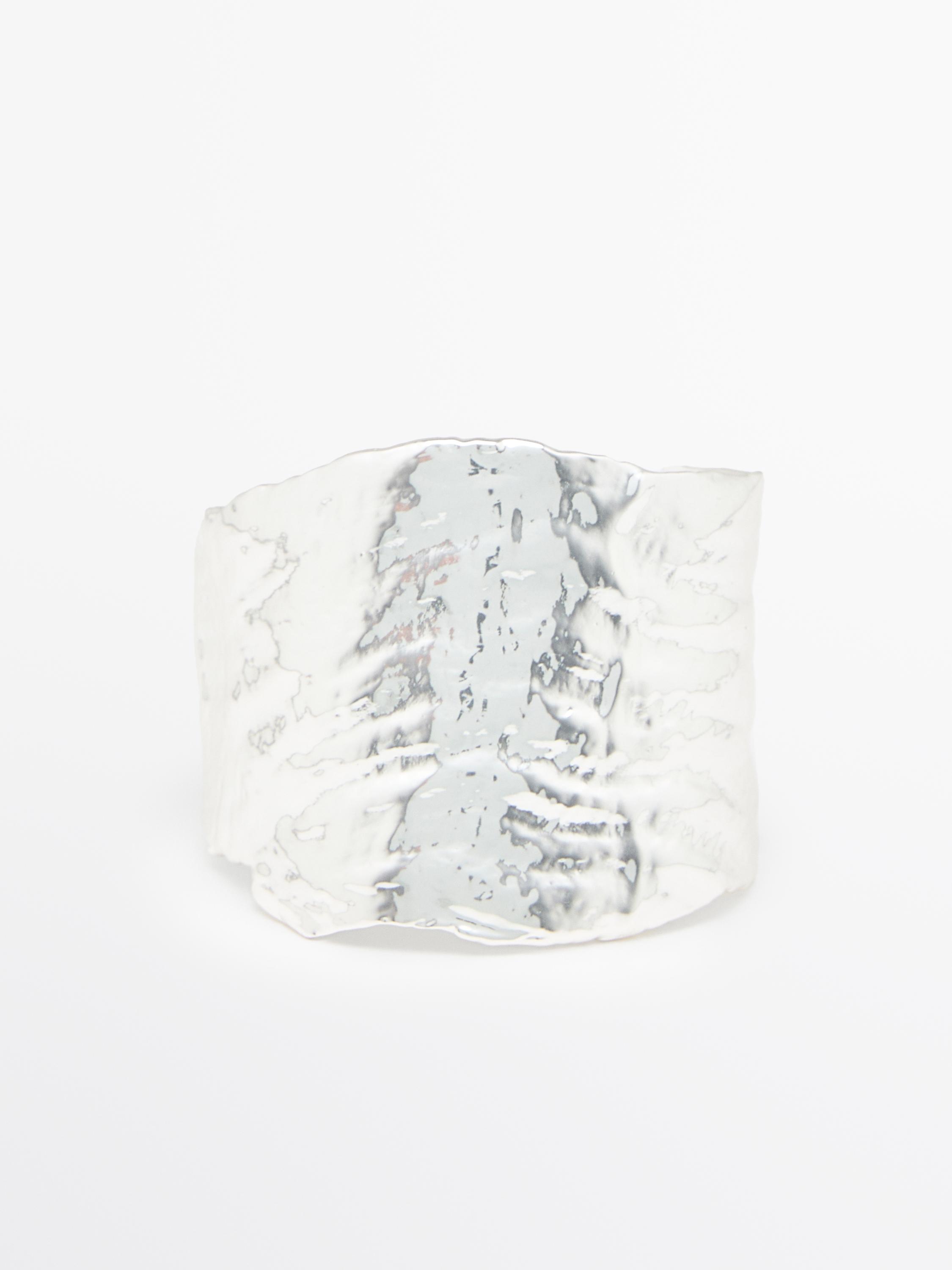 Wide textured bracelet — SILVER