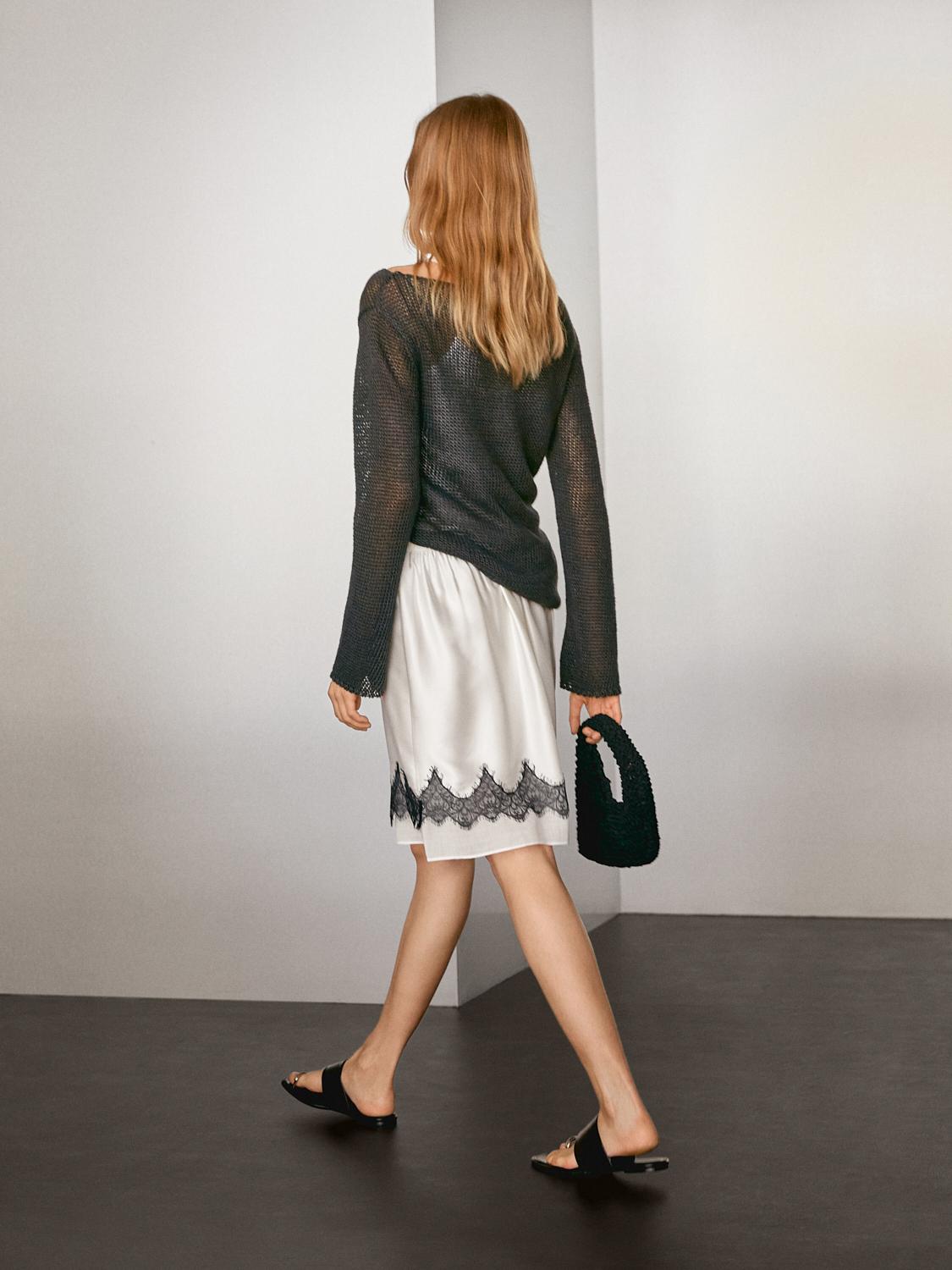 Kontrast dantel şeritli etek