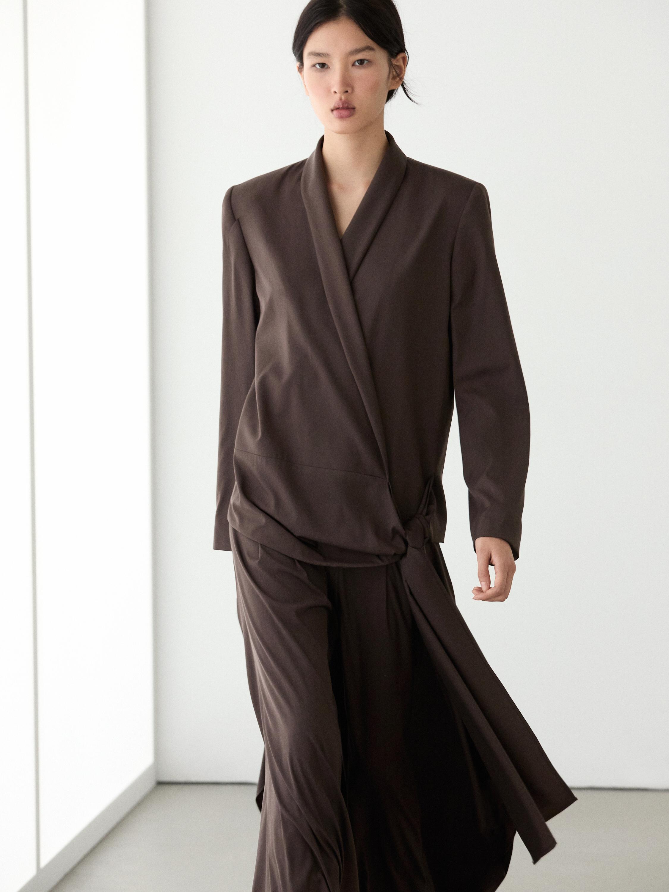 Blazer i uldblanding med bindebånd